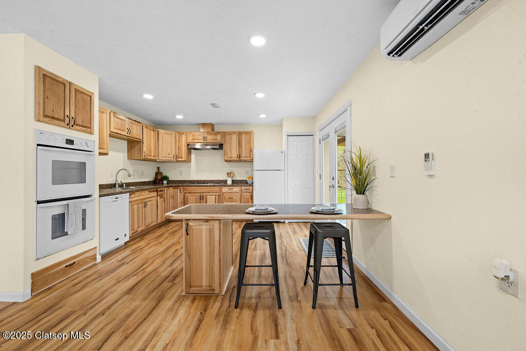681 Sw Birch Avenue Property Photo 6