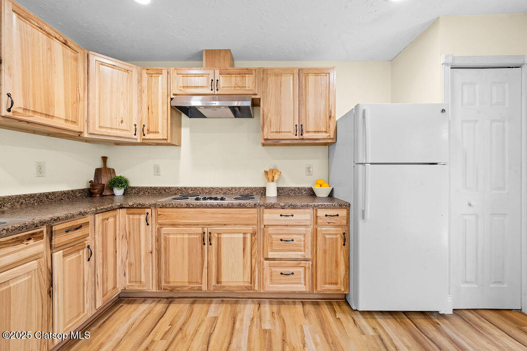 681 Sw Birch Avenue Property Photo 10
