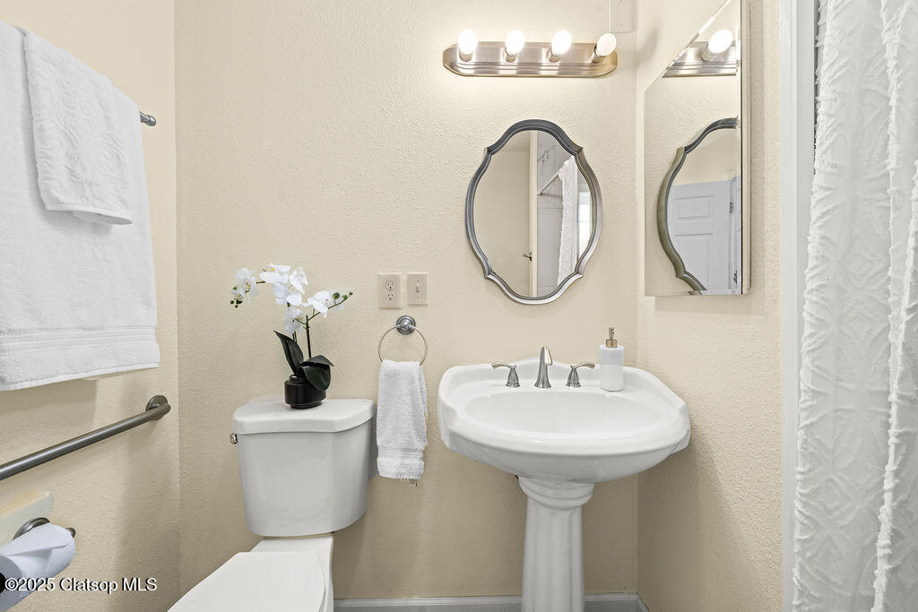 681 Sw Birch Avenue Property Photo 20
