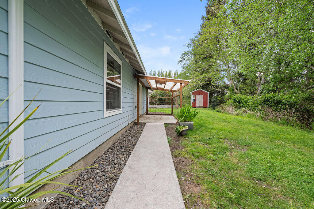 681 Sw Birch Avenue Property Photo 24
