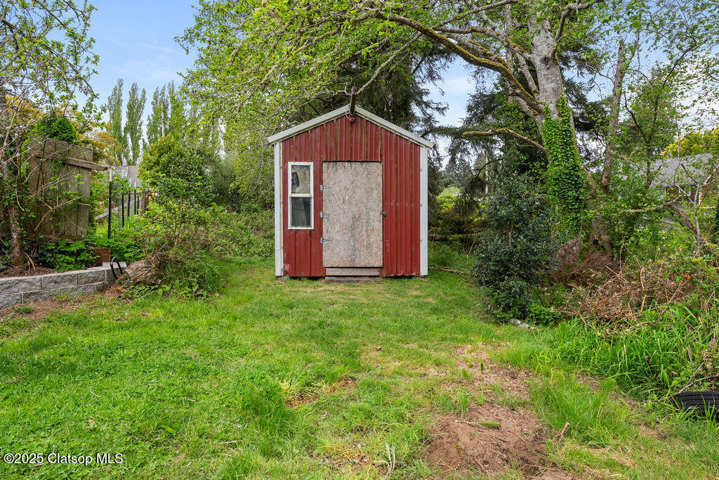 681 Sw Birch Avenue Property Photo 26