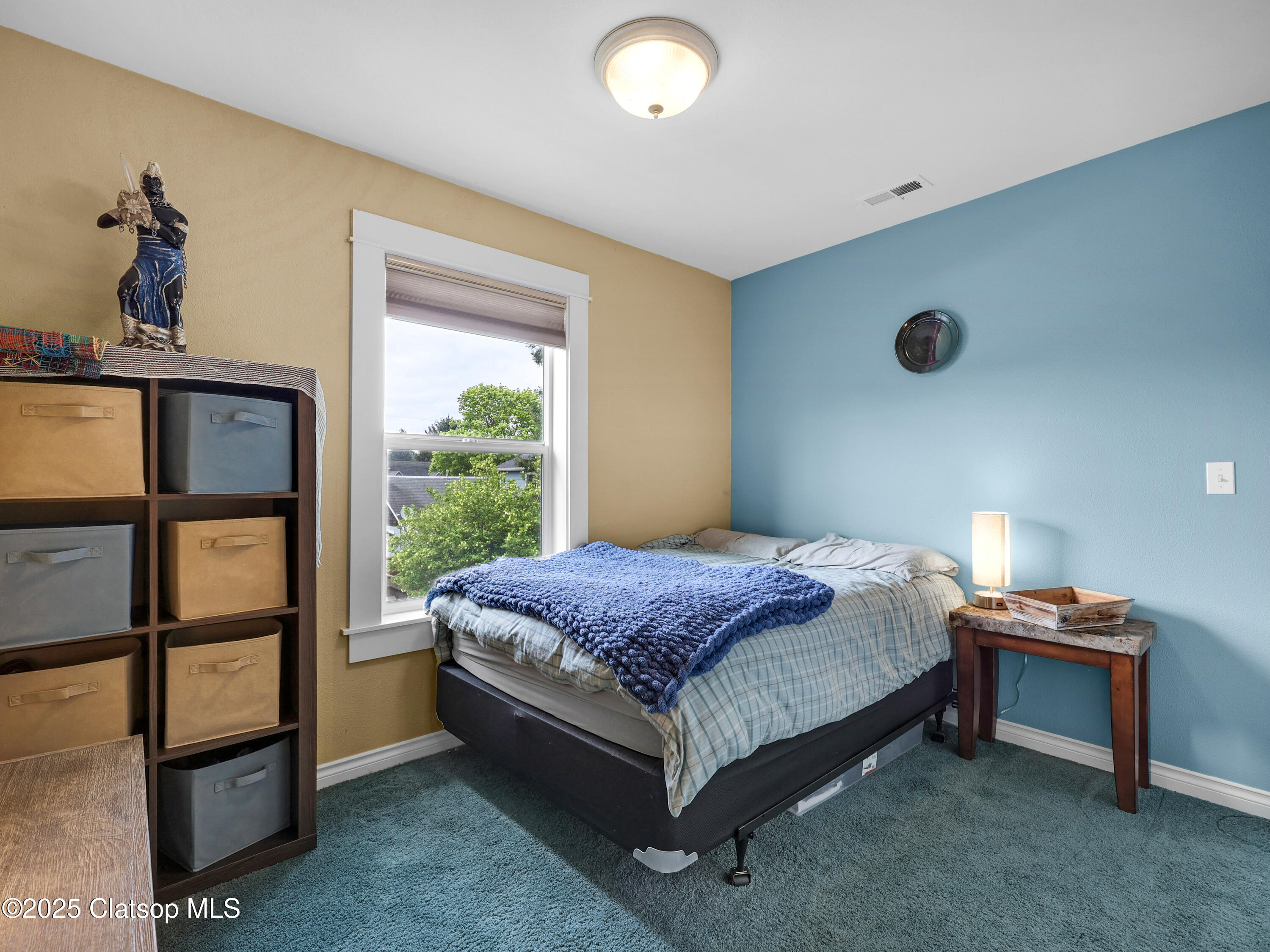 825 Se Skipanon Court Property Photo 8
