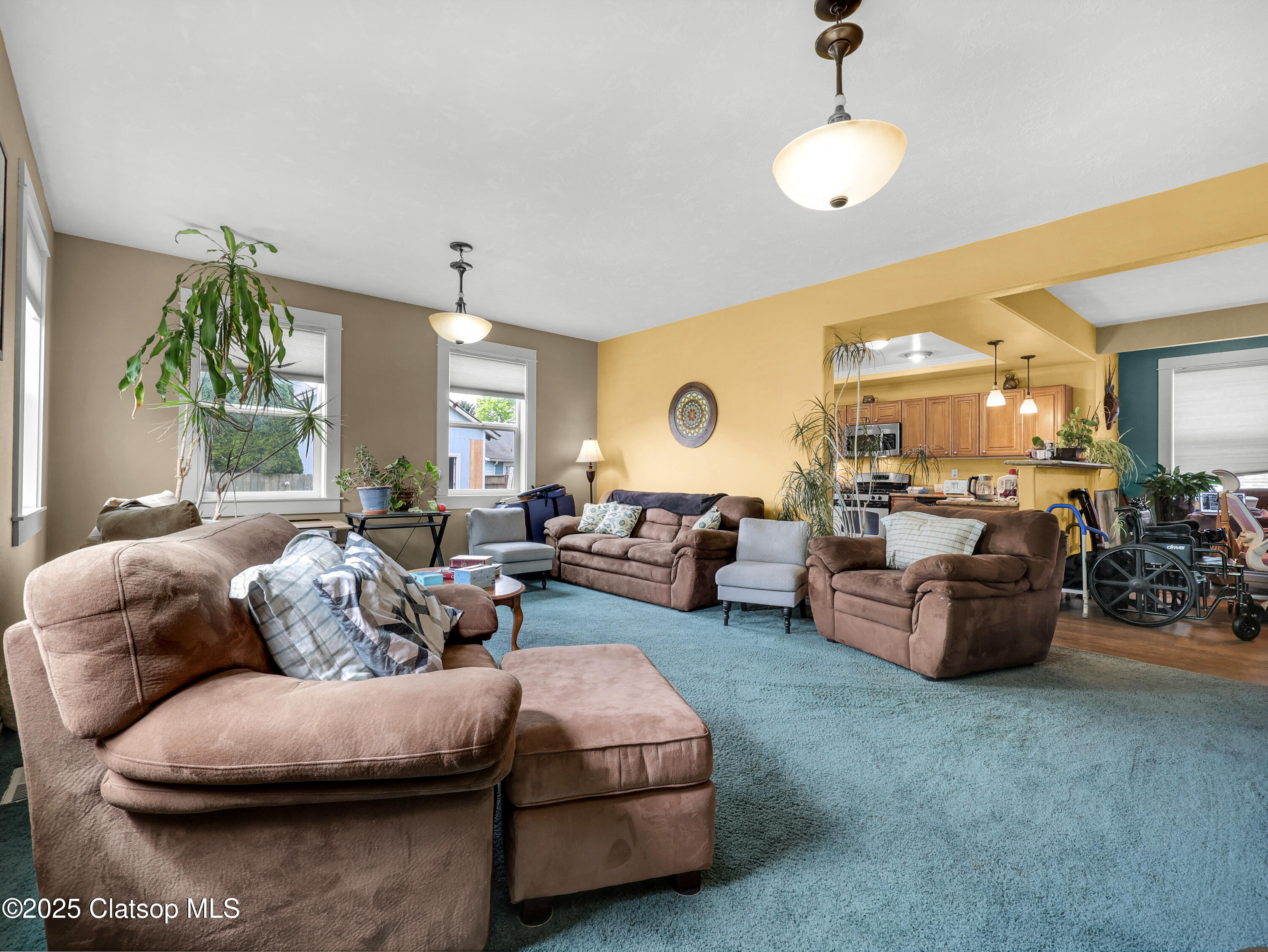 825 Se Skipanon Court Property Photo 15