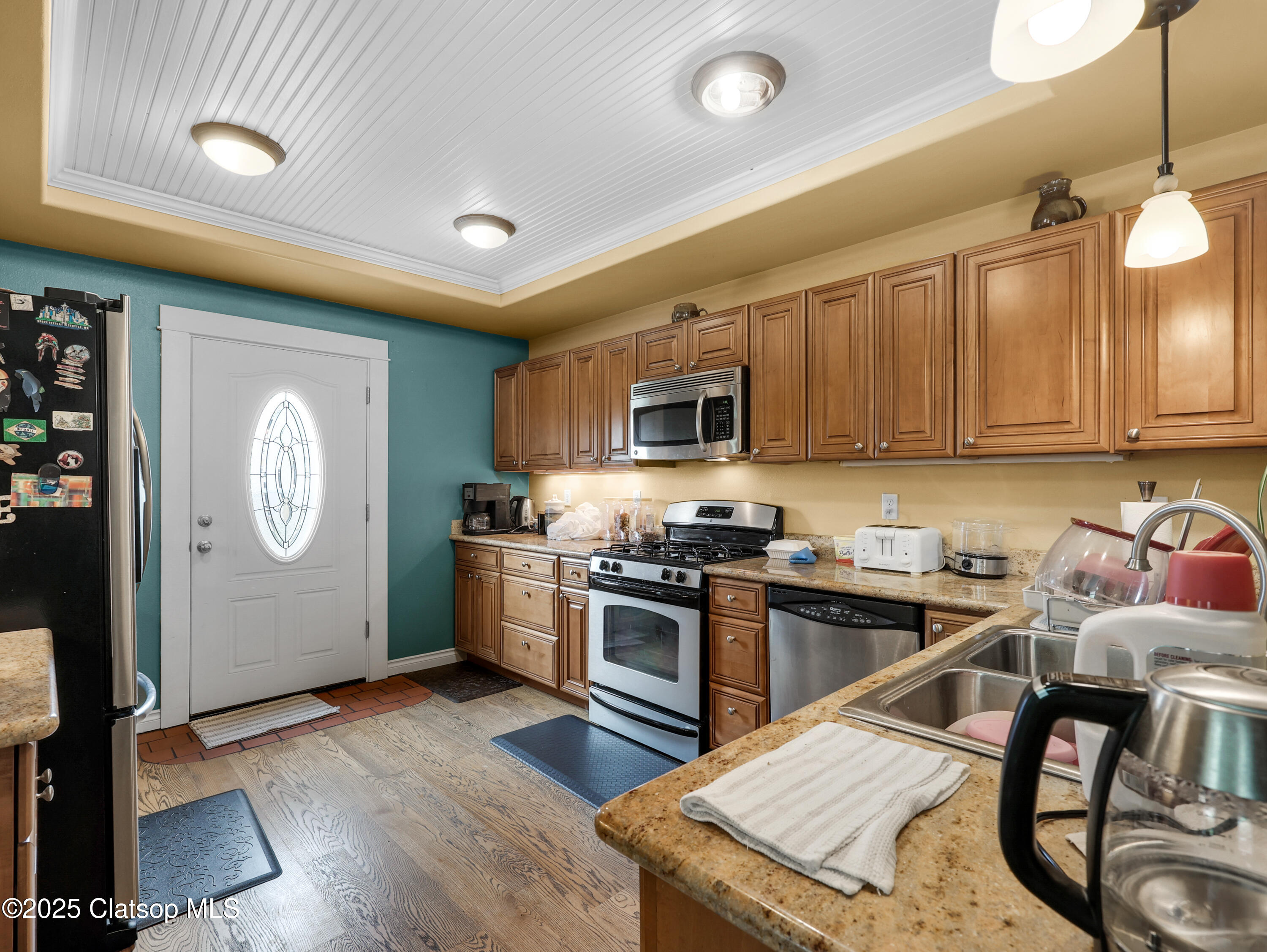 825 Se Skipanon Court Property Photo 17