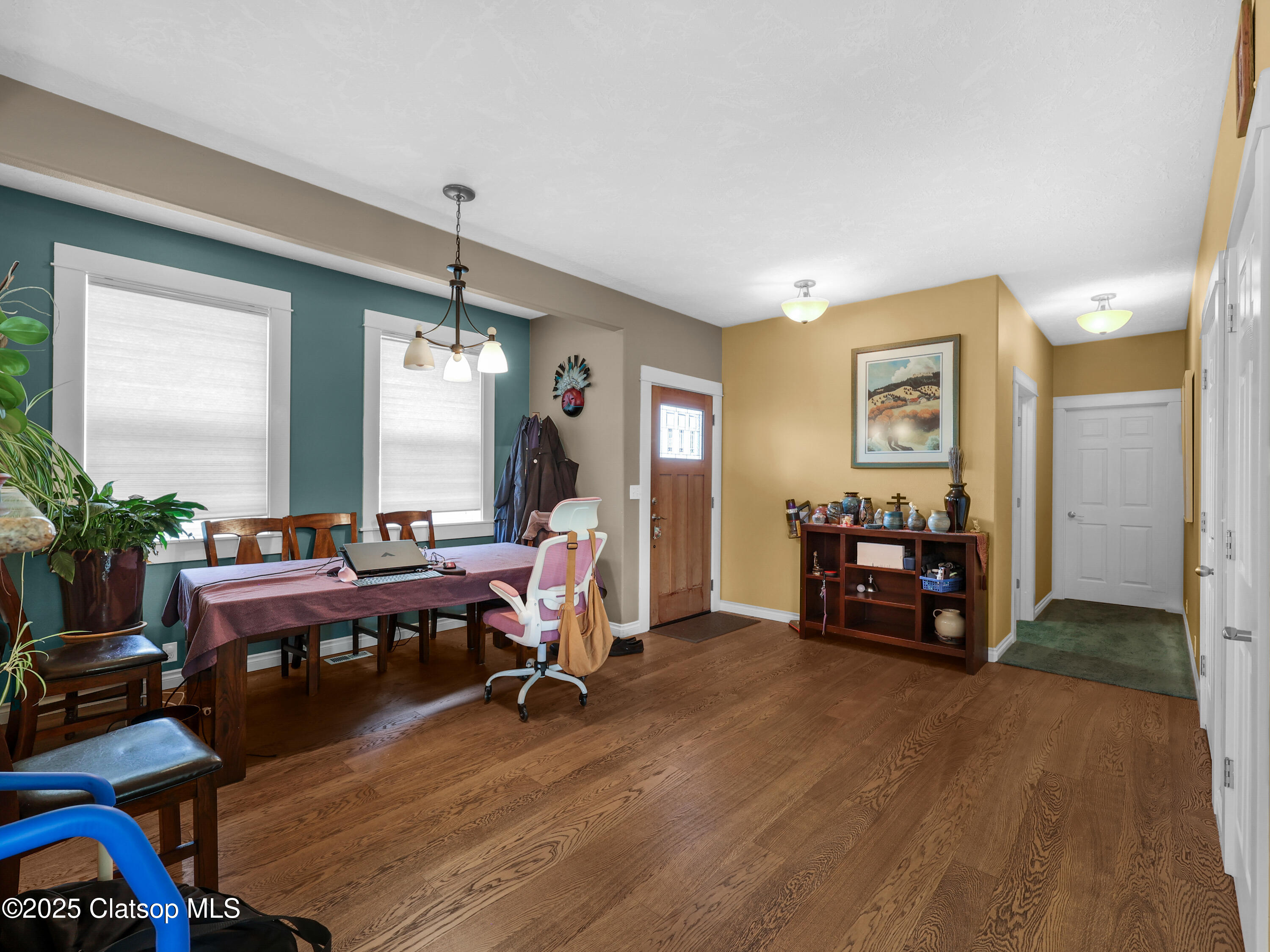 825 Se Skipanon Court Property Photo 22
