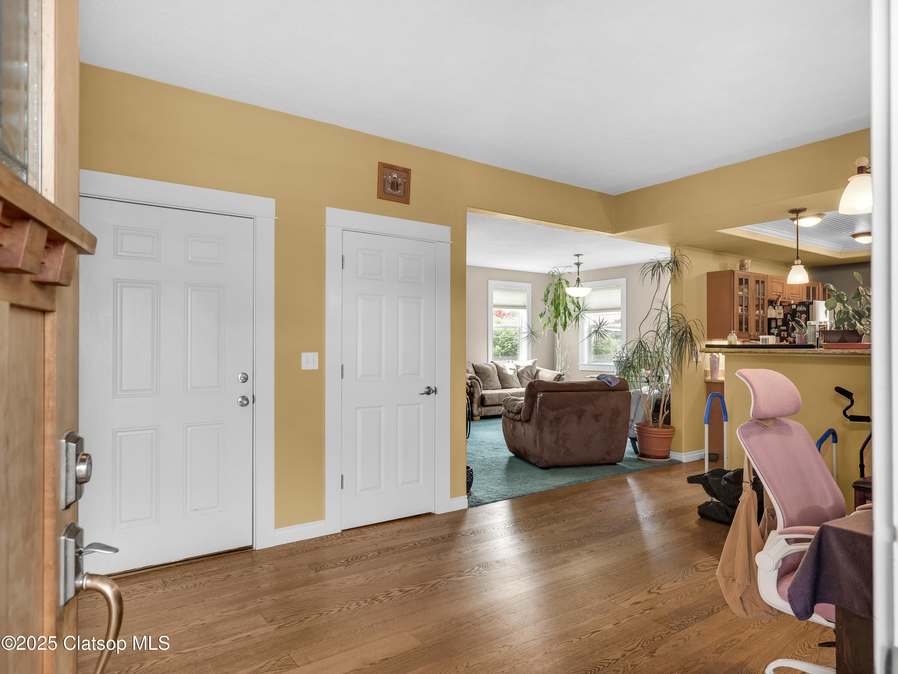 825 Se Skipanon Court Property Photo 24