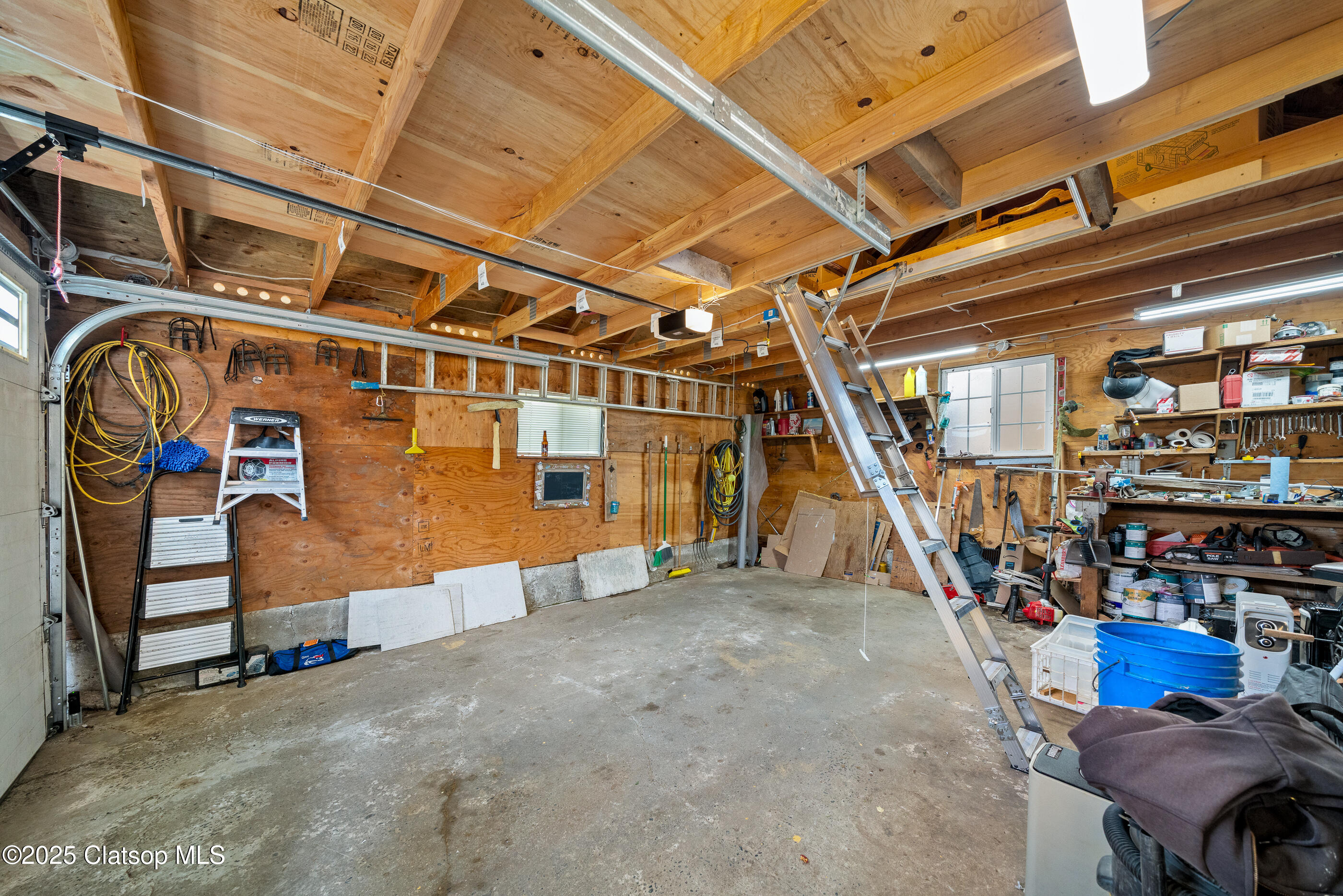 90605 Hwy 202 Property Photo 23