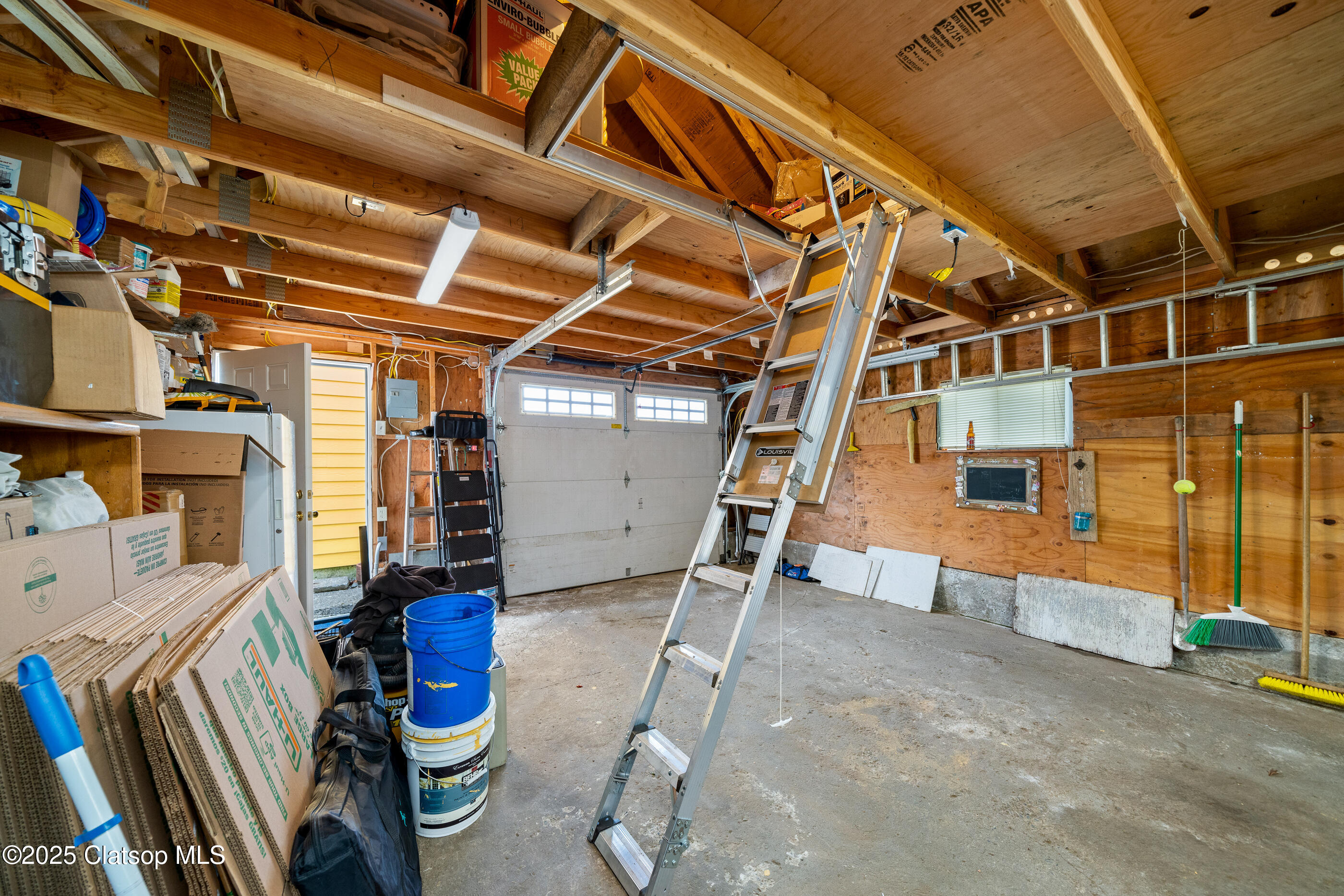 90605 Hwy 202 Property Photo 24
