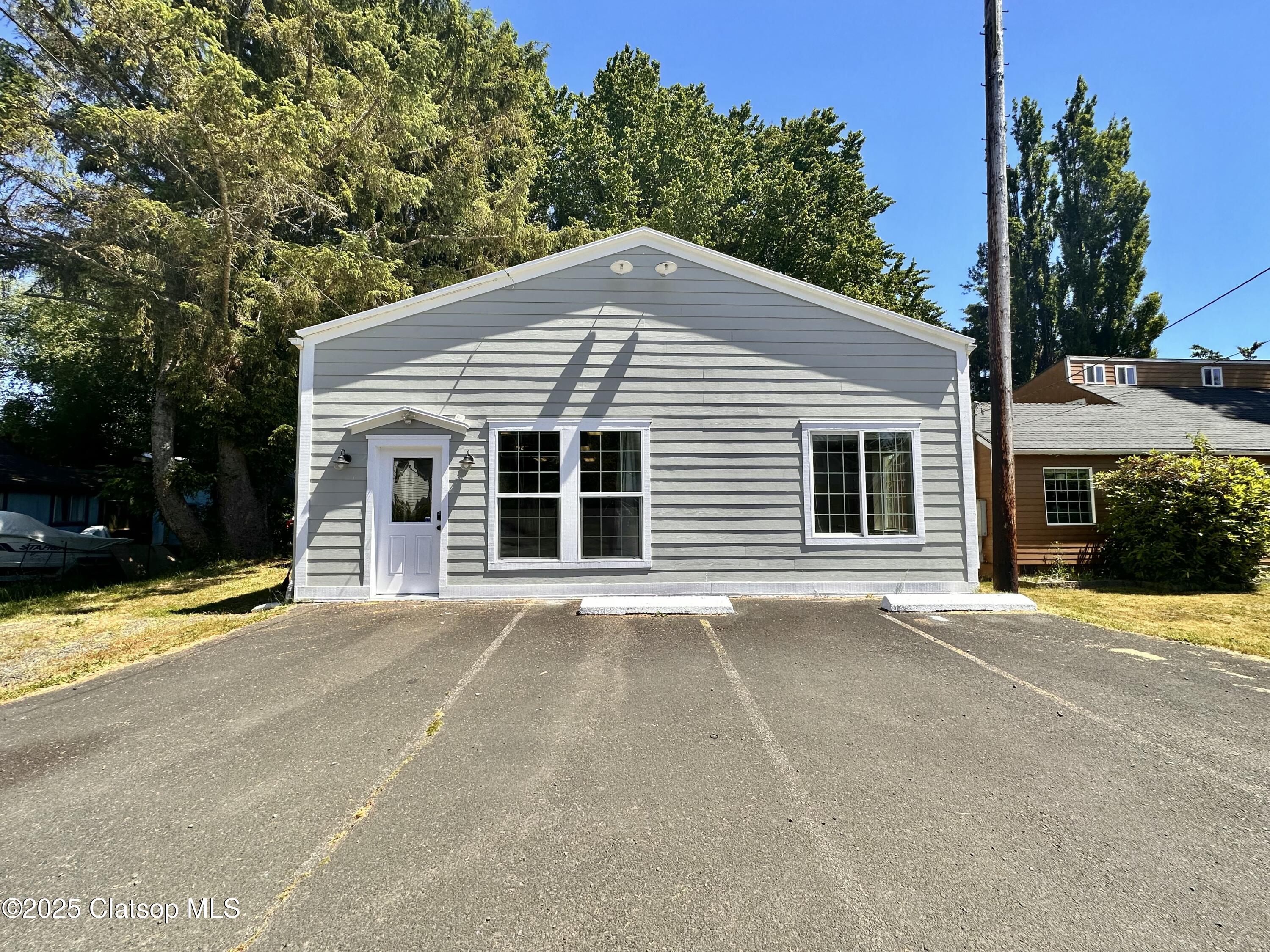 586 S Main Avenue Property Photo