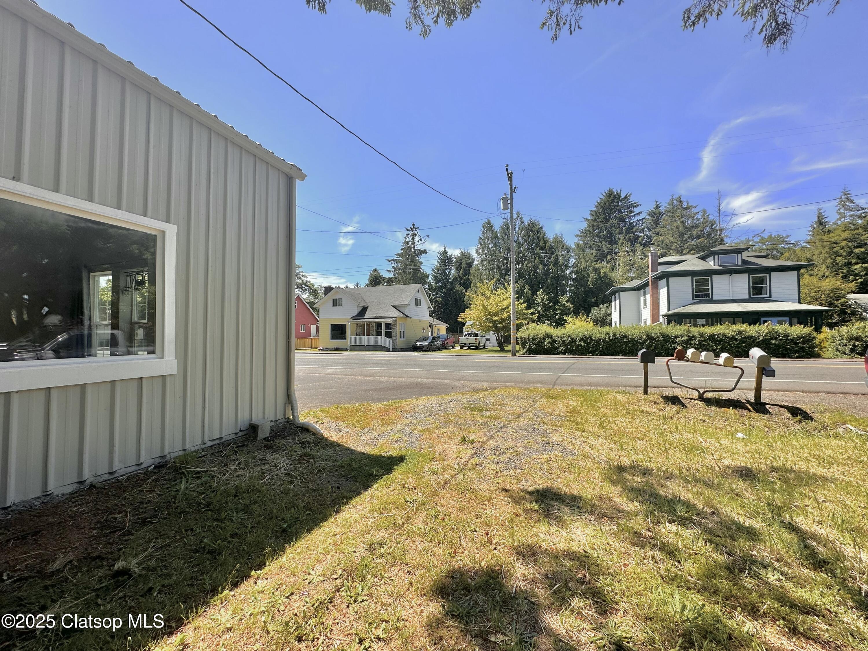 586 S Main Avenue Property Photo 4