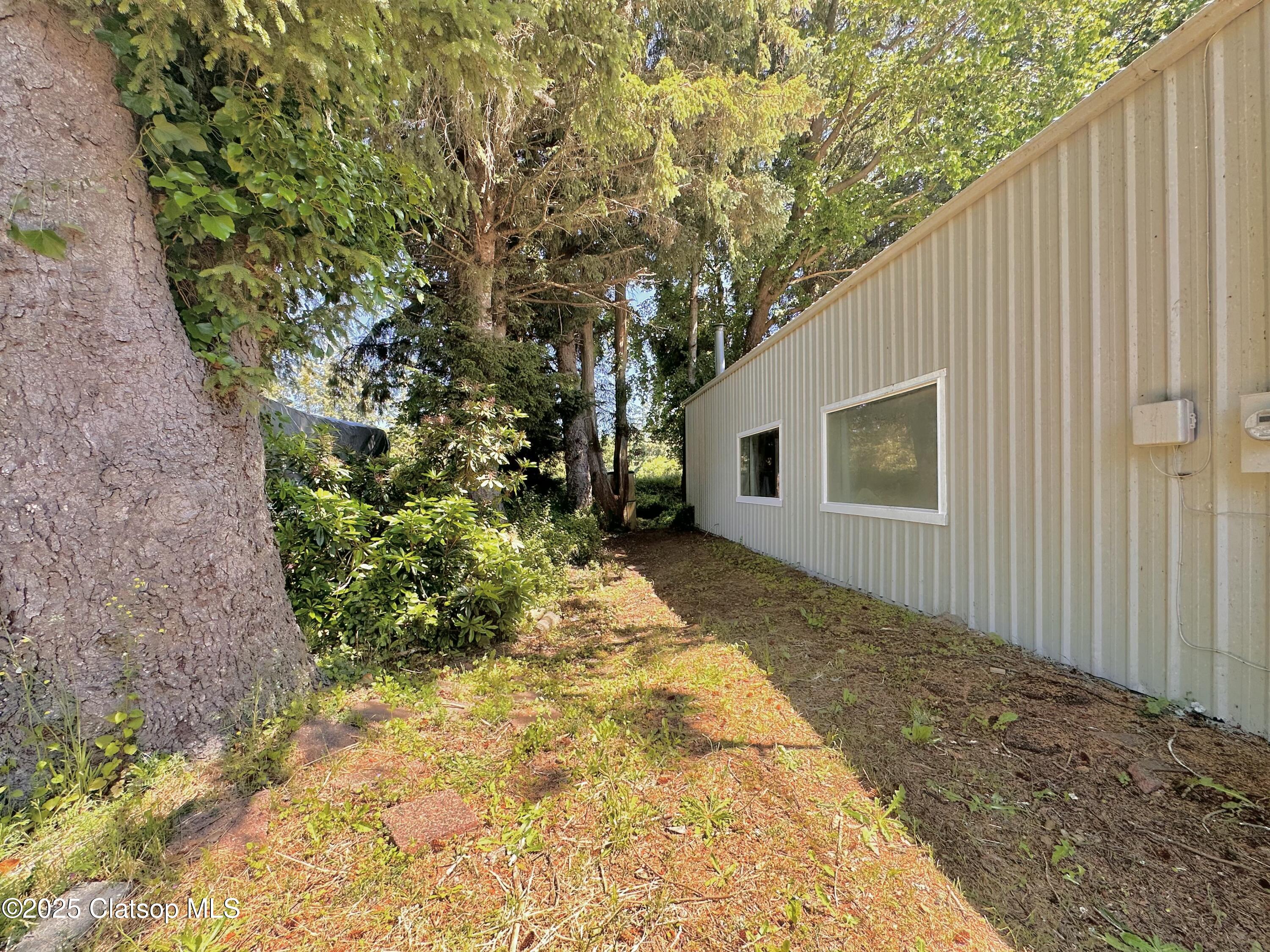 586 S Main Avenue Property Photo 5