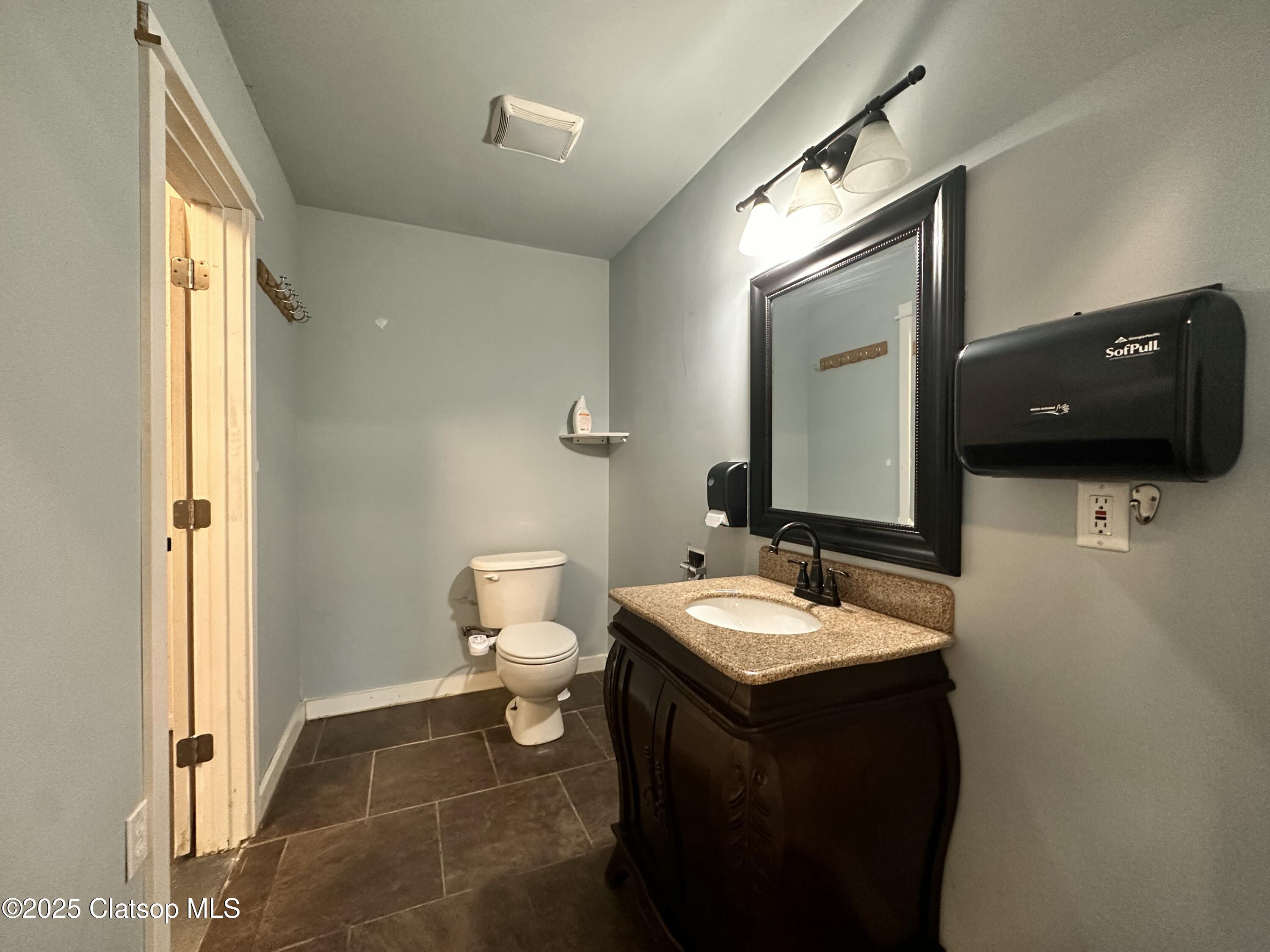 586 S Main Avenue Property Photo 20
