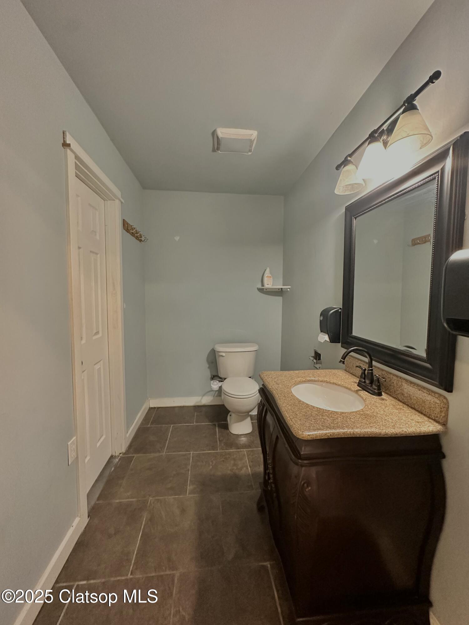 586 S Main Avenue Property Photo 21