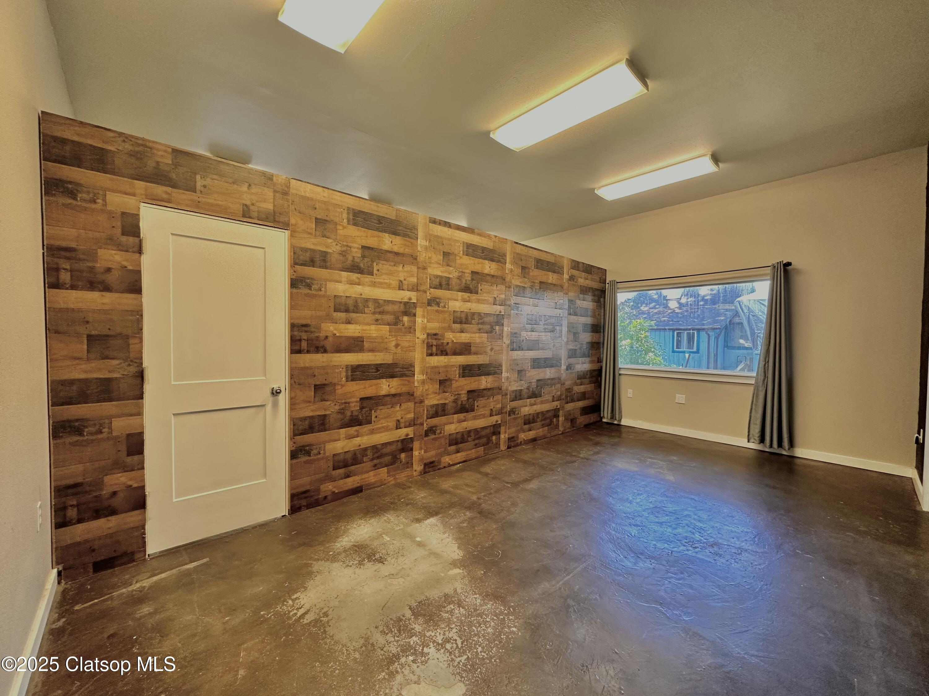 586 S Main Avenue Property Photo 22