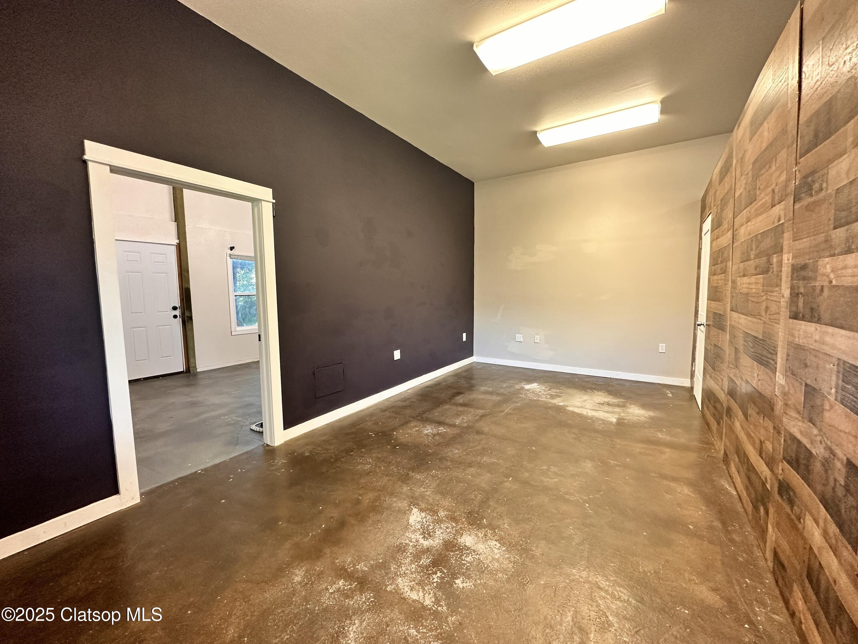 586 S Main Avenue Property Photo 23