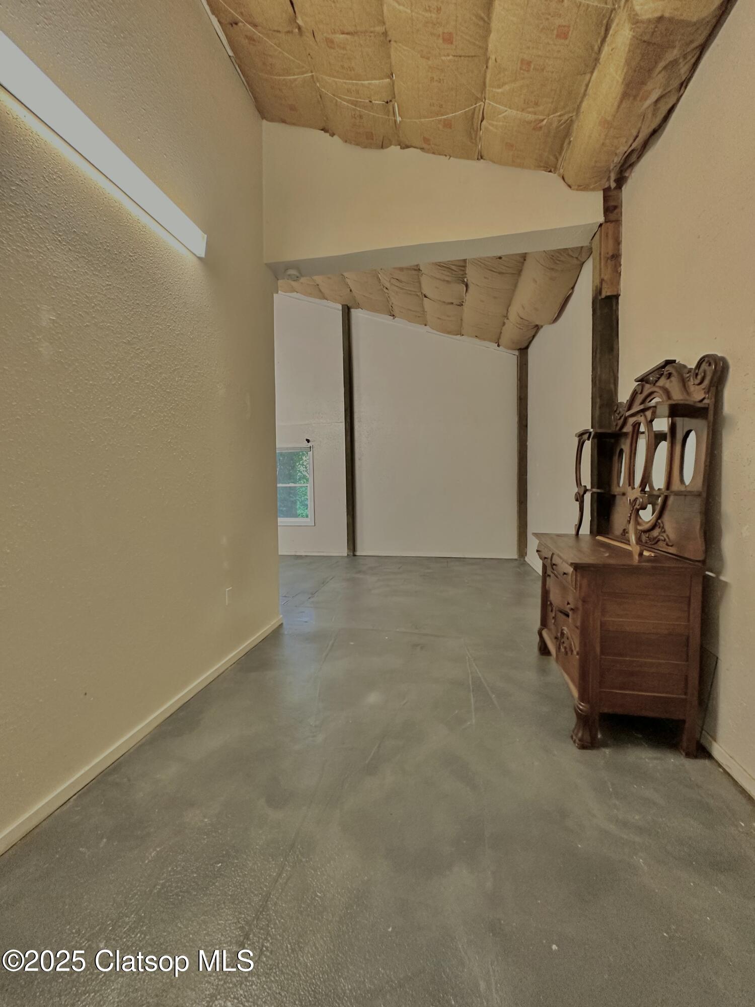 586 S Main Avenue Property Photo 24