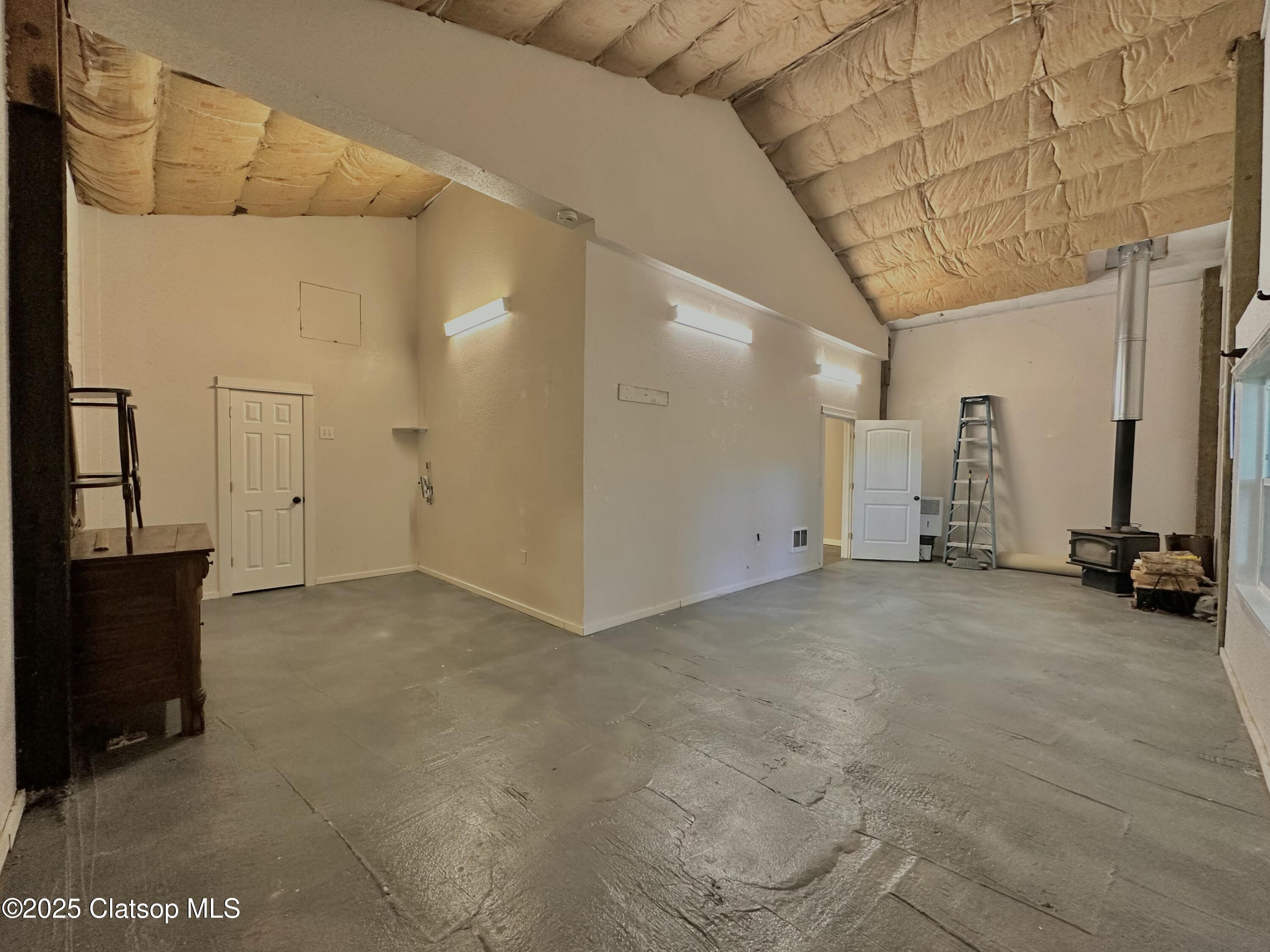 586 S Main Avenue Property Photo 29