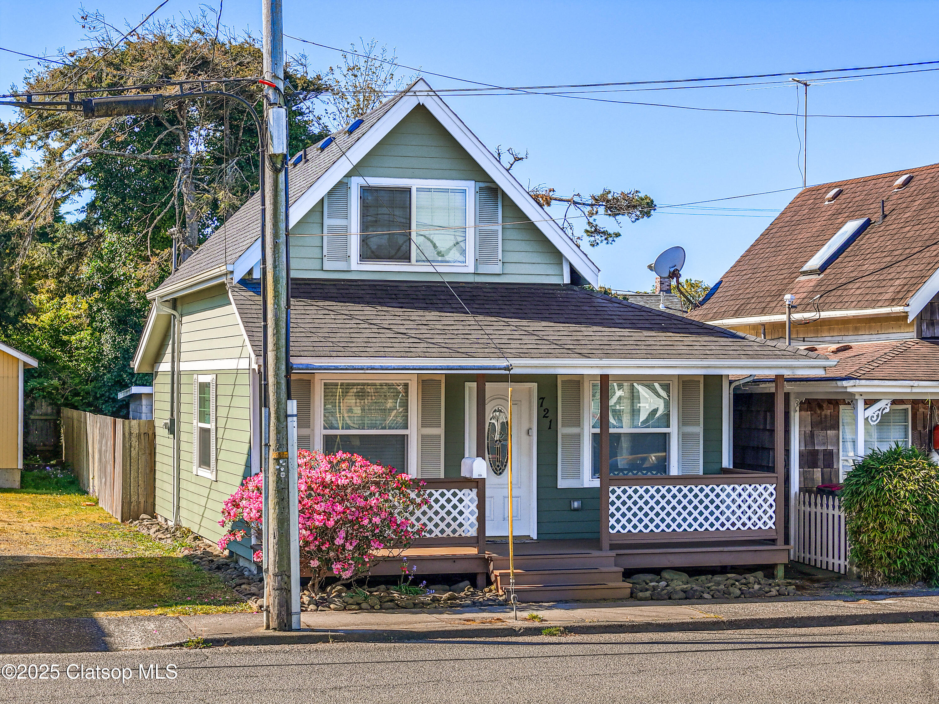 721 12th Avenue Property Photo 1