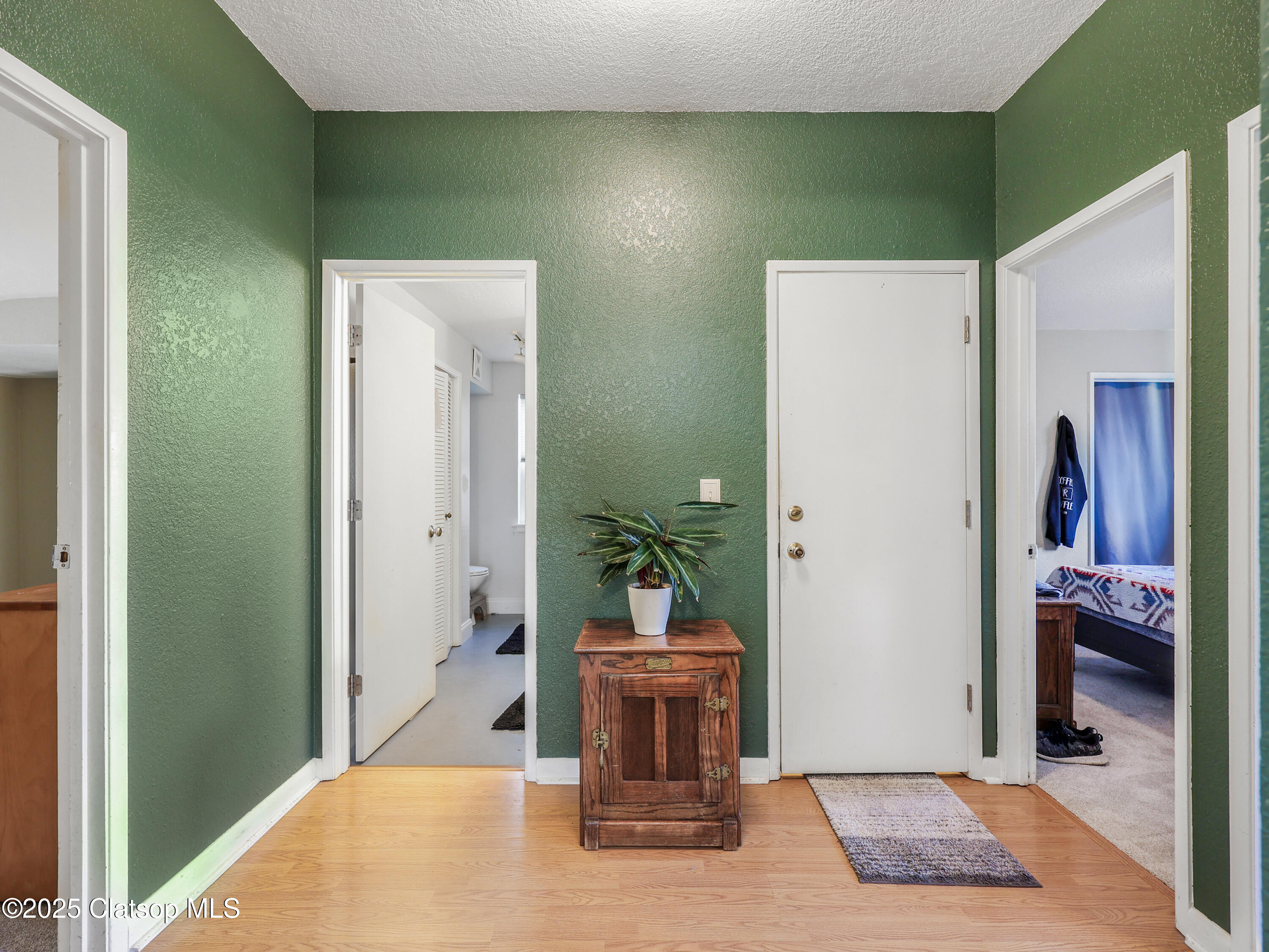 740 Florence Avenue Property Photo 27