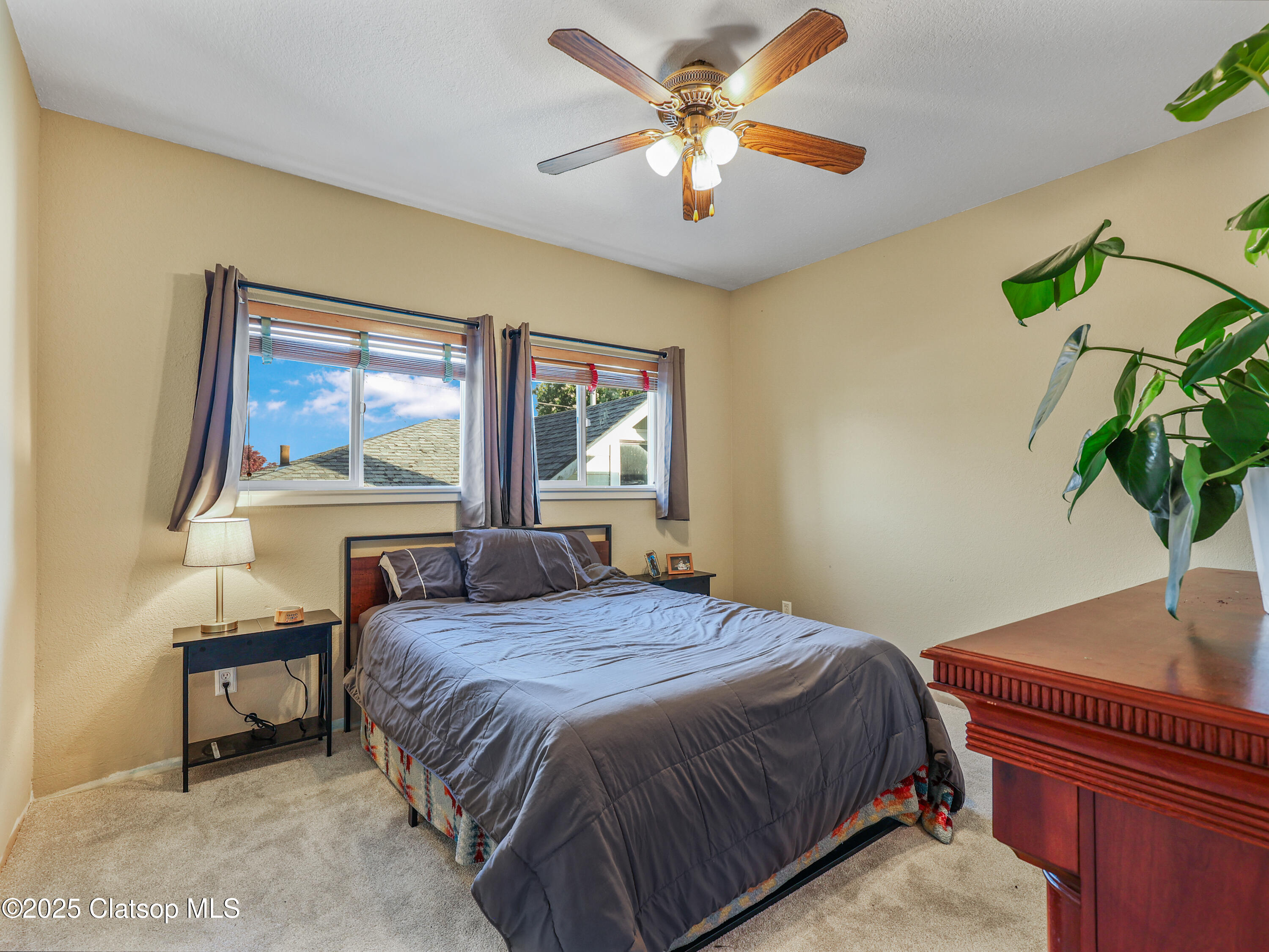 740 Florence Avenue Property Photo 33