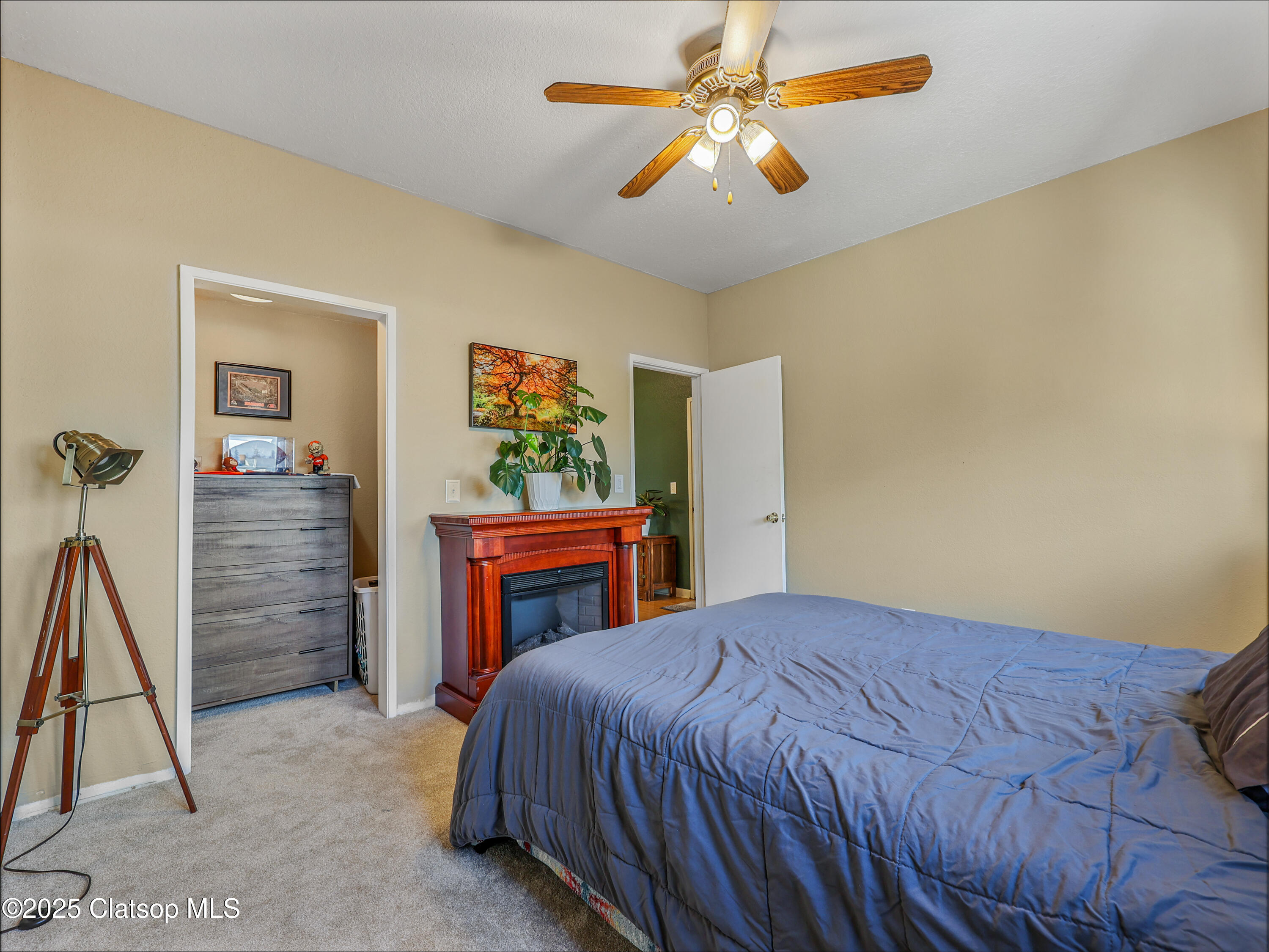740 Florence Avenue Property Photo 34