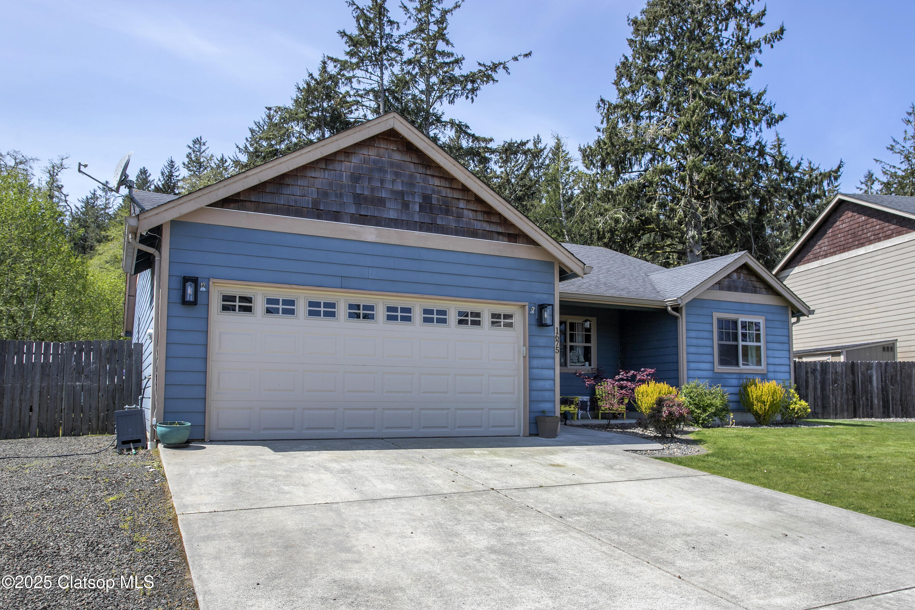 1675 Westwind Circle Property Photo 2