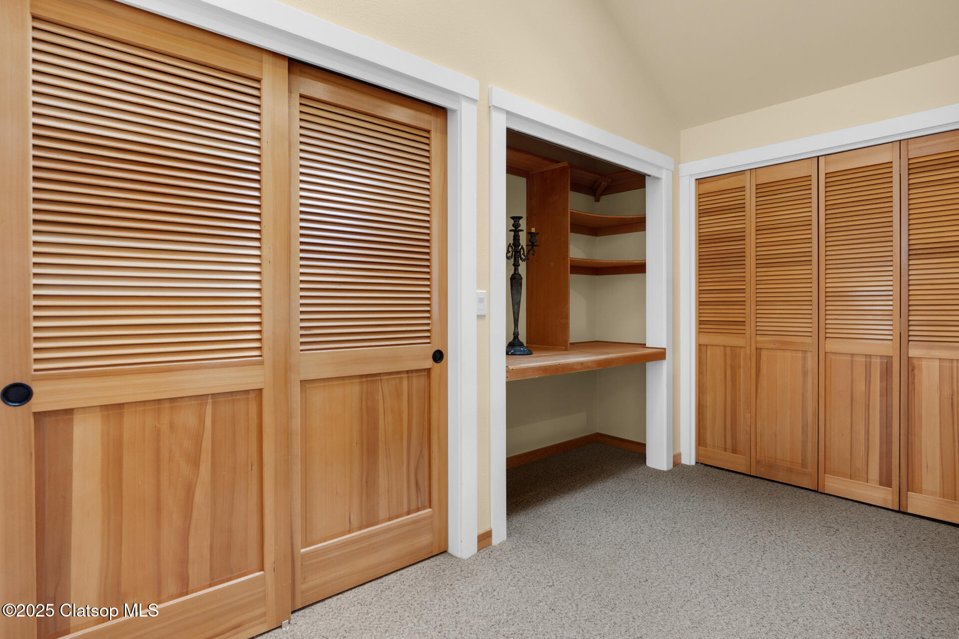 556 N Laurel Street Property Photo 45