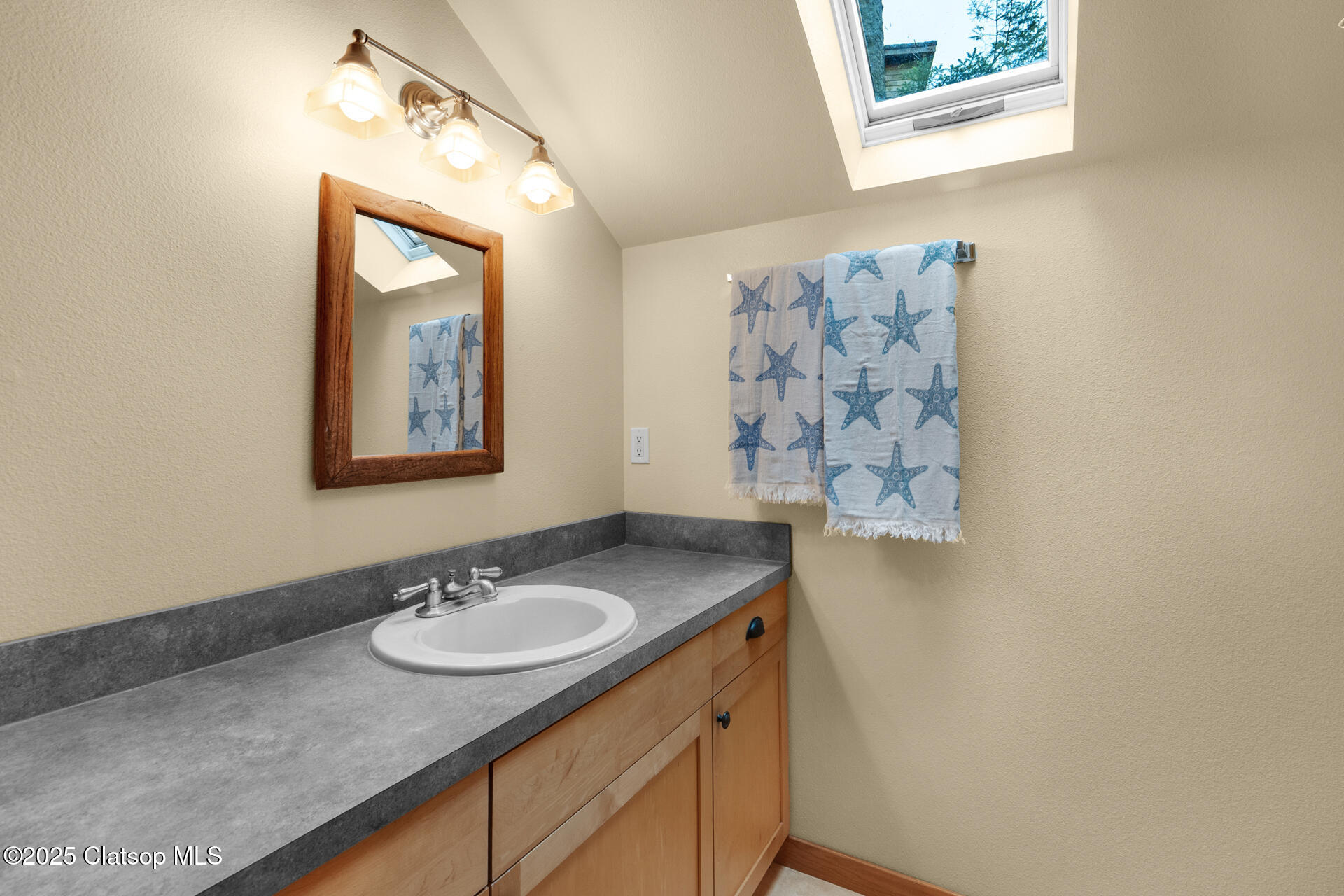 556 N Laurel Street Property Photo 48