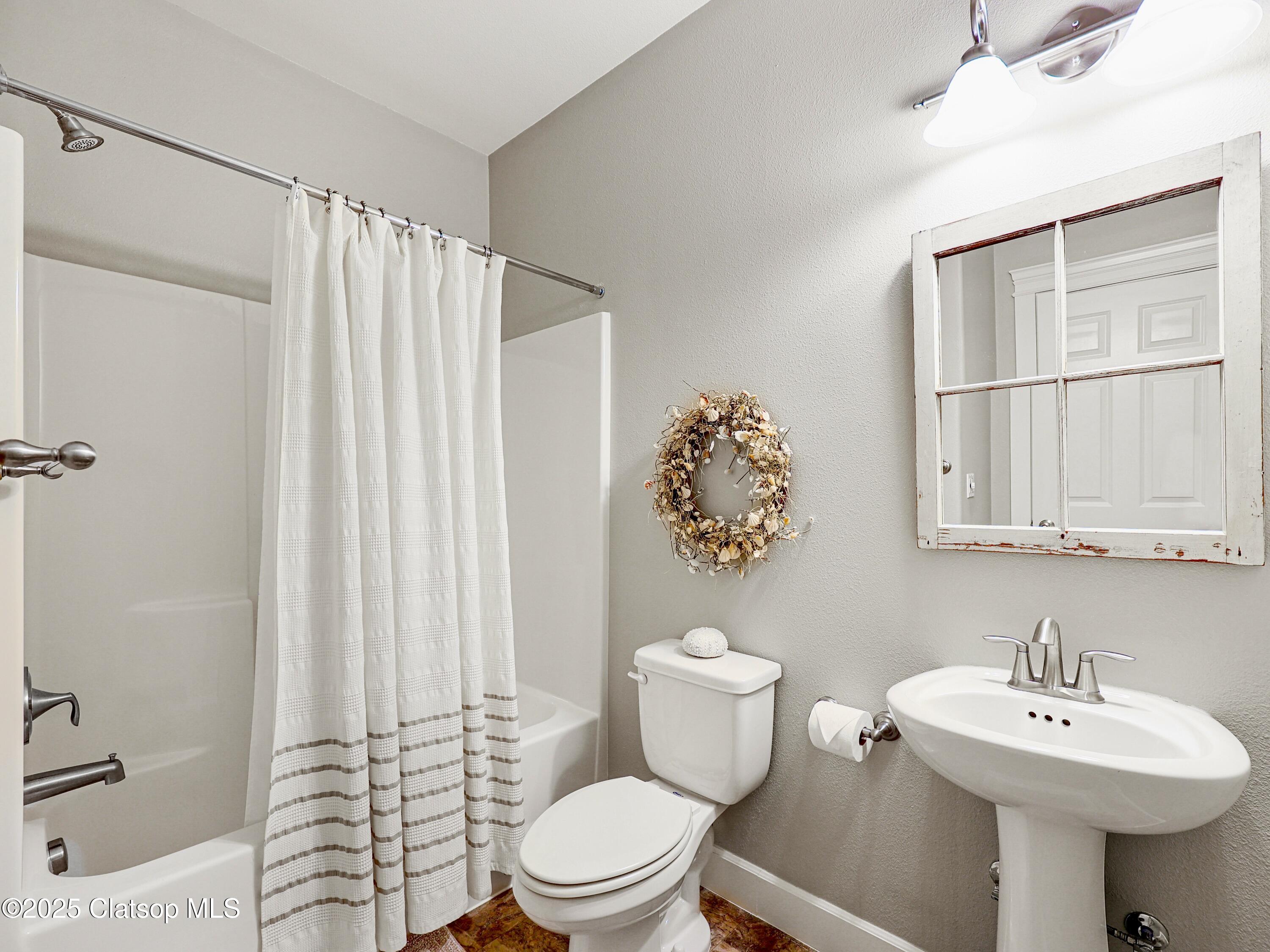 455 Highland Drive Property Photo 32
