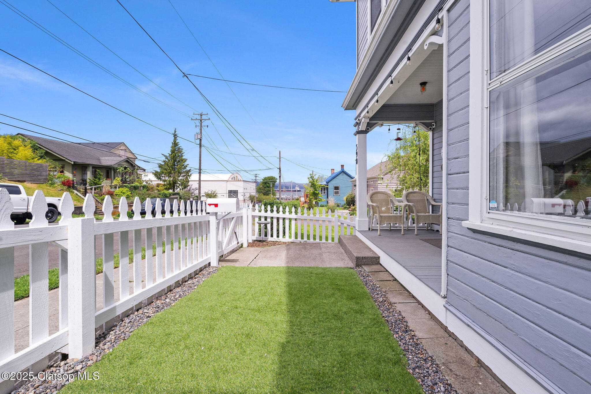 590 17th Street Property Photo 2