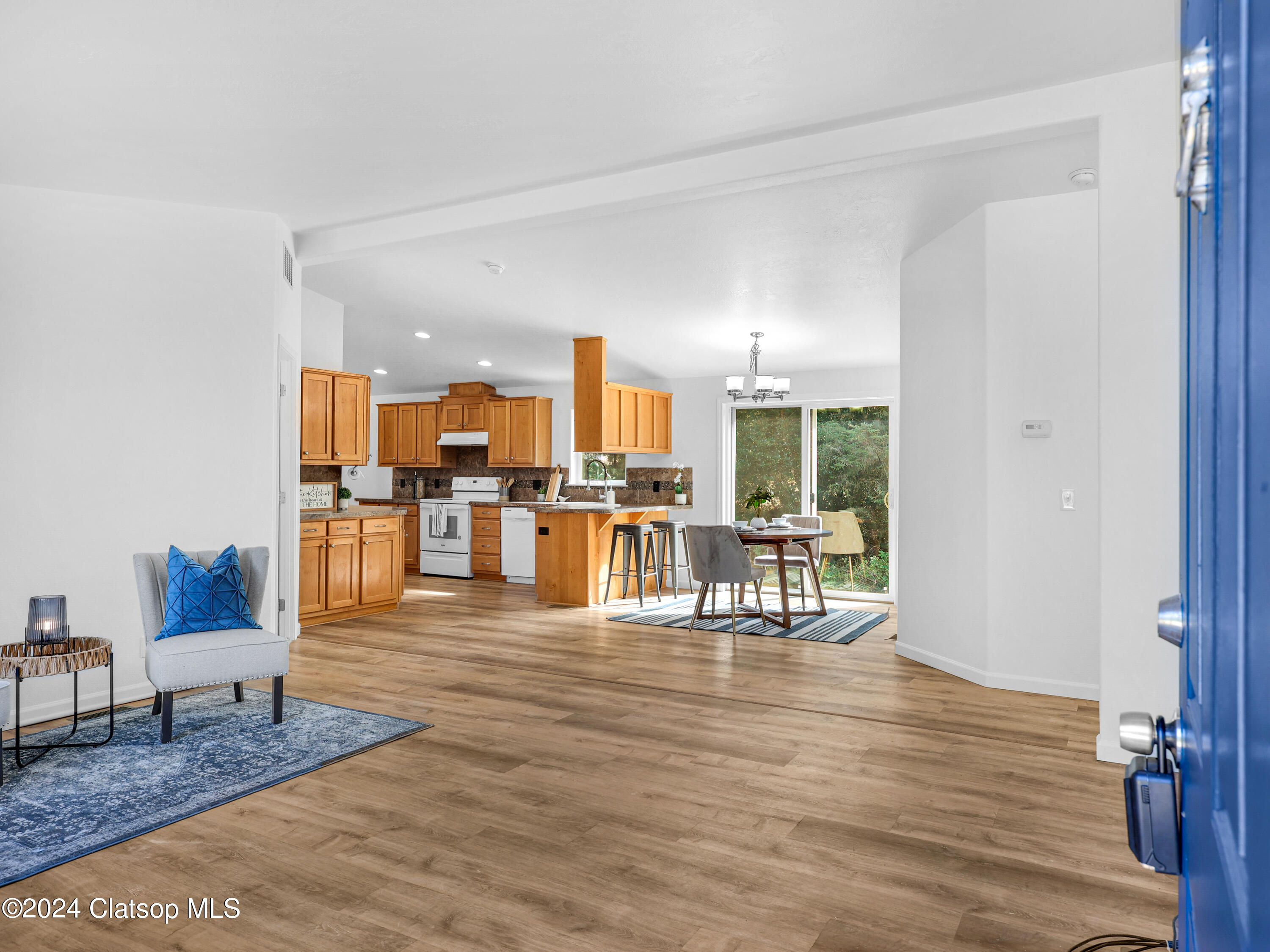35134 Labrador Lane Property Photo 4