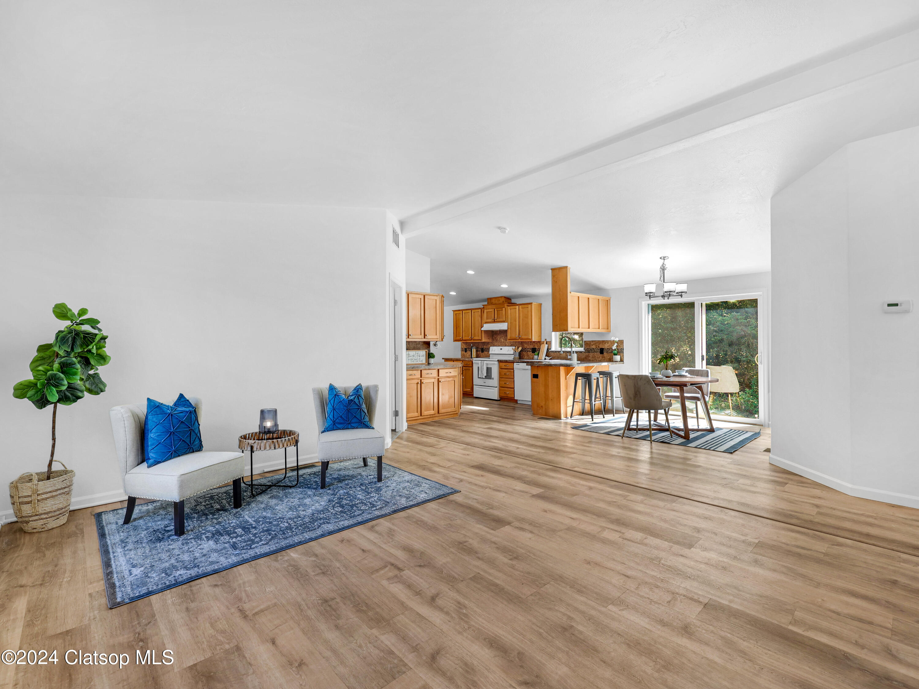 35134 Labrador Lane Property Photo 6