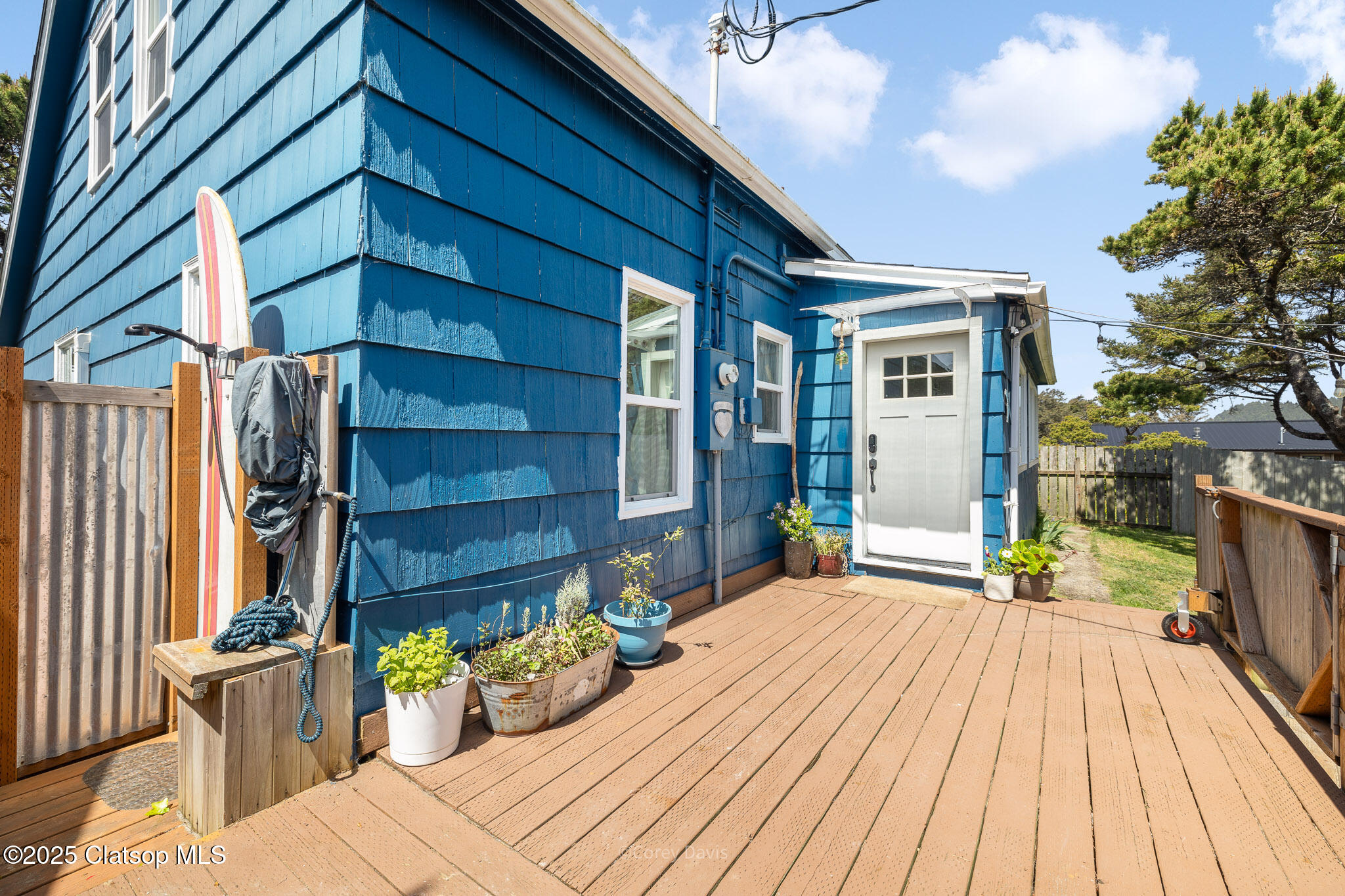 553 N Miller Street Property Photo 6