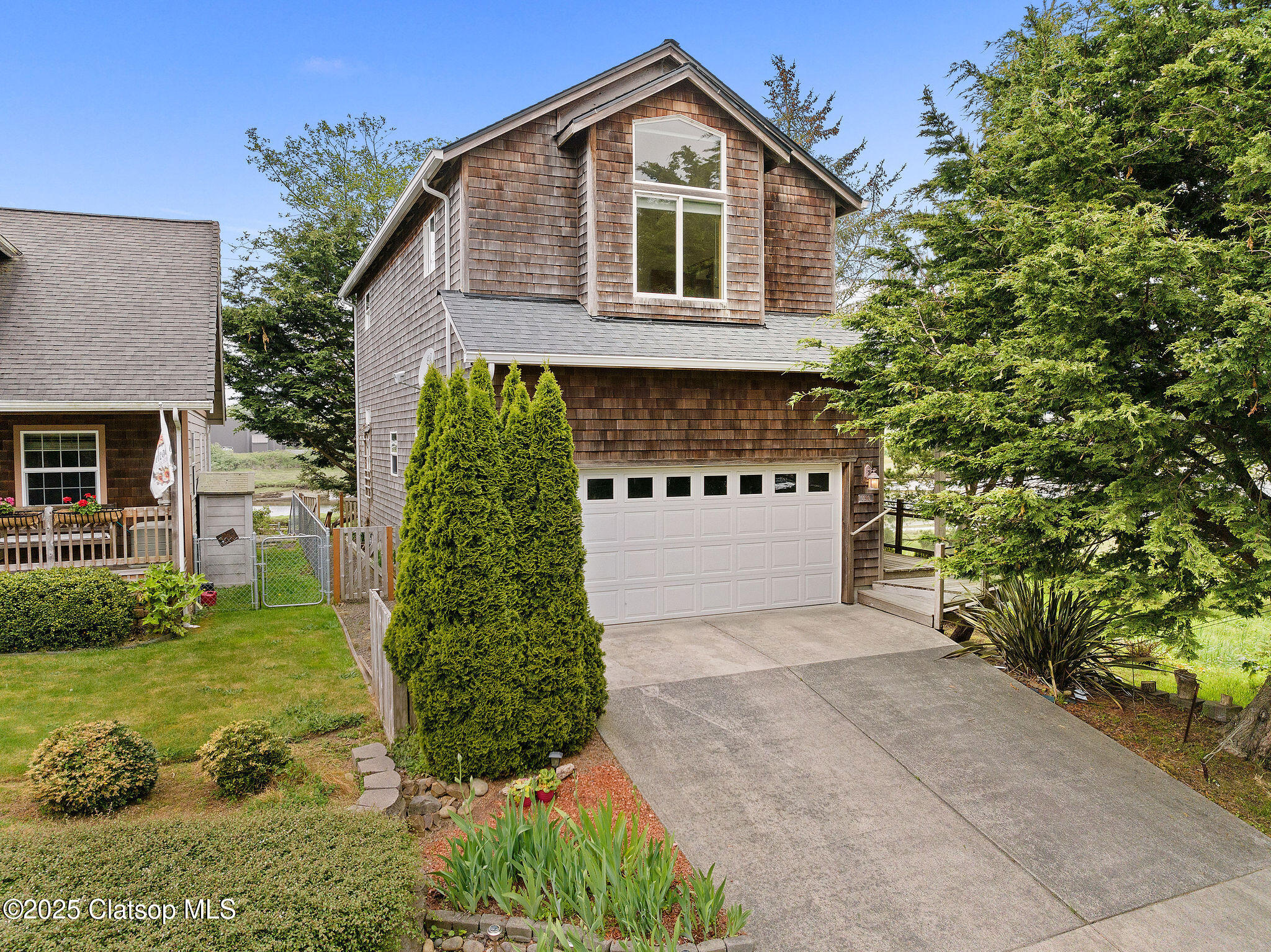 1280 Queen Street Property Photo 1