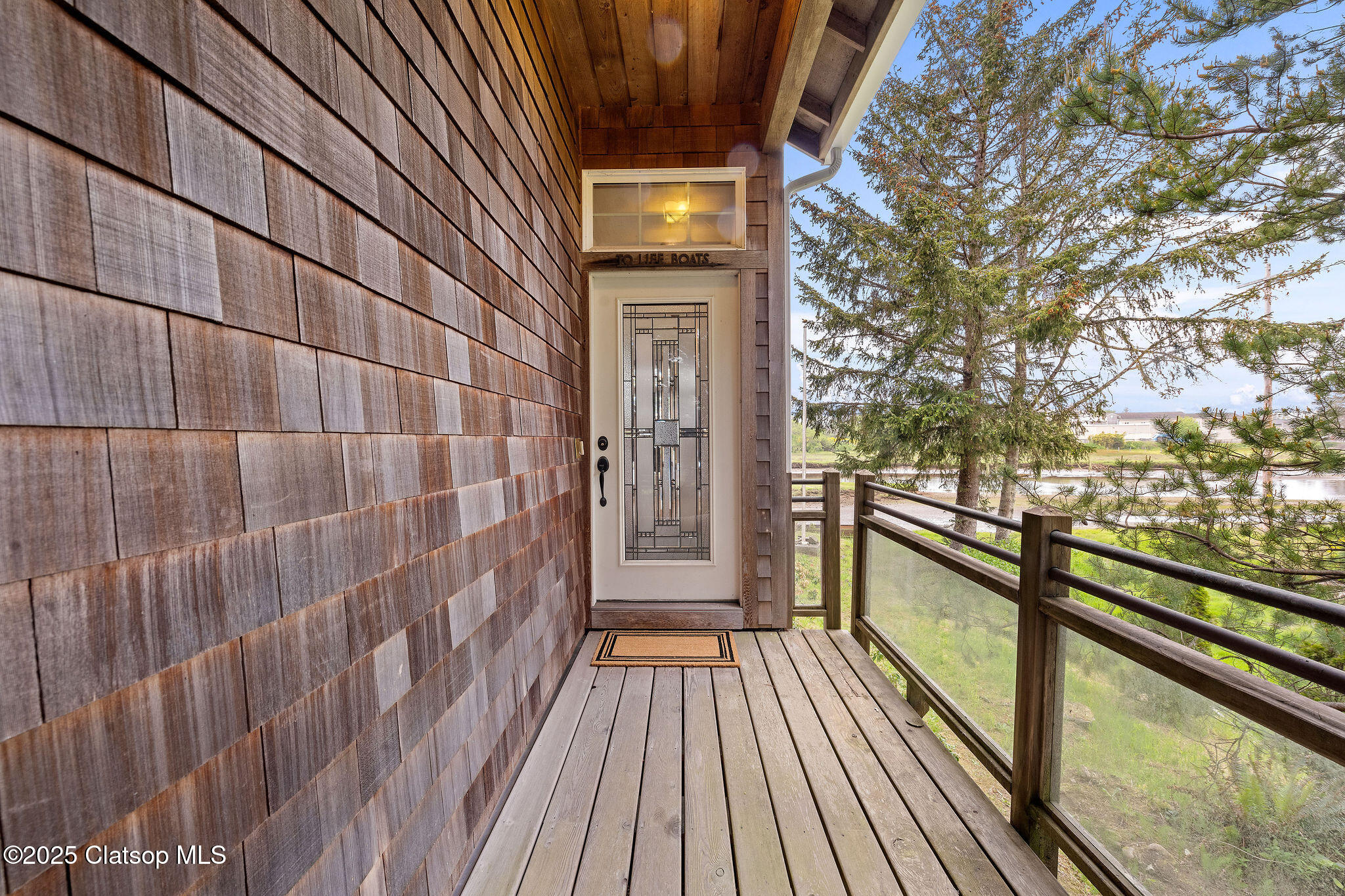 1280 Queen Street Property Photo 2