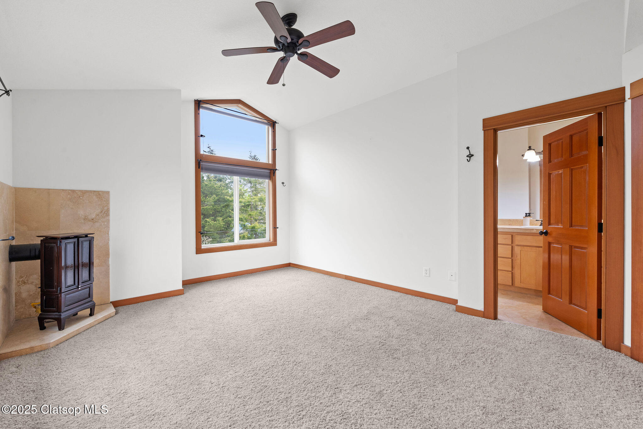1280 Queen Street Property Photo 20