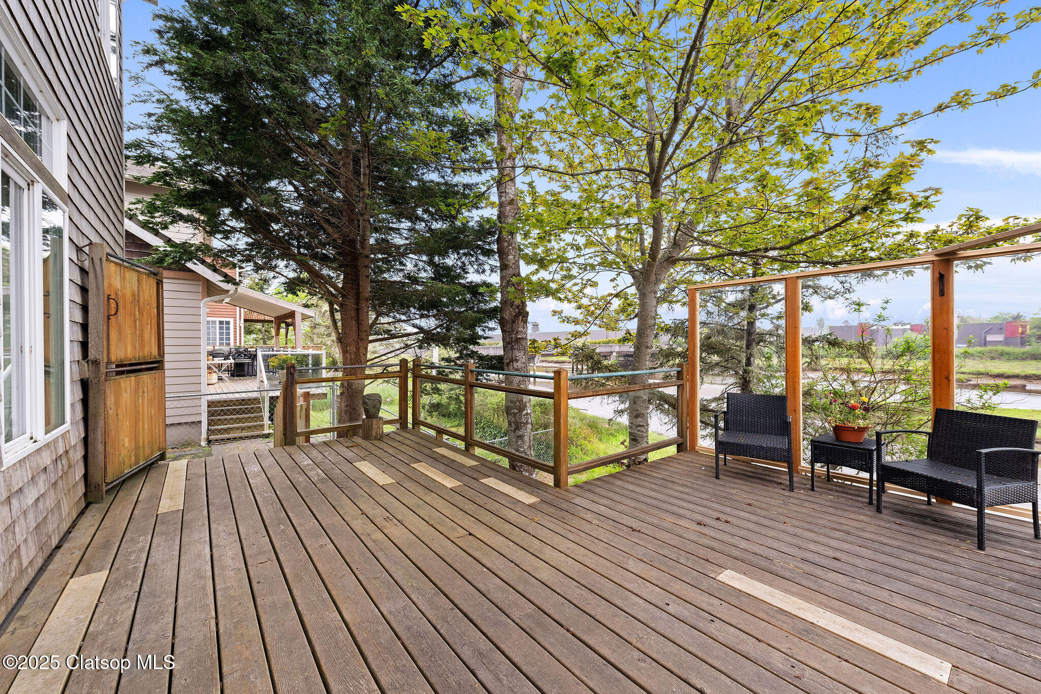 1280 Queen Street Property Photo 26