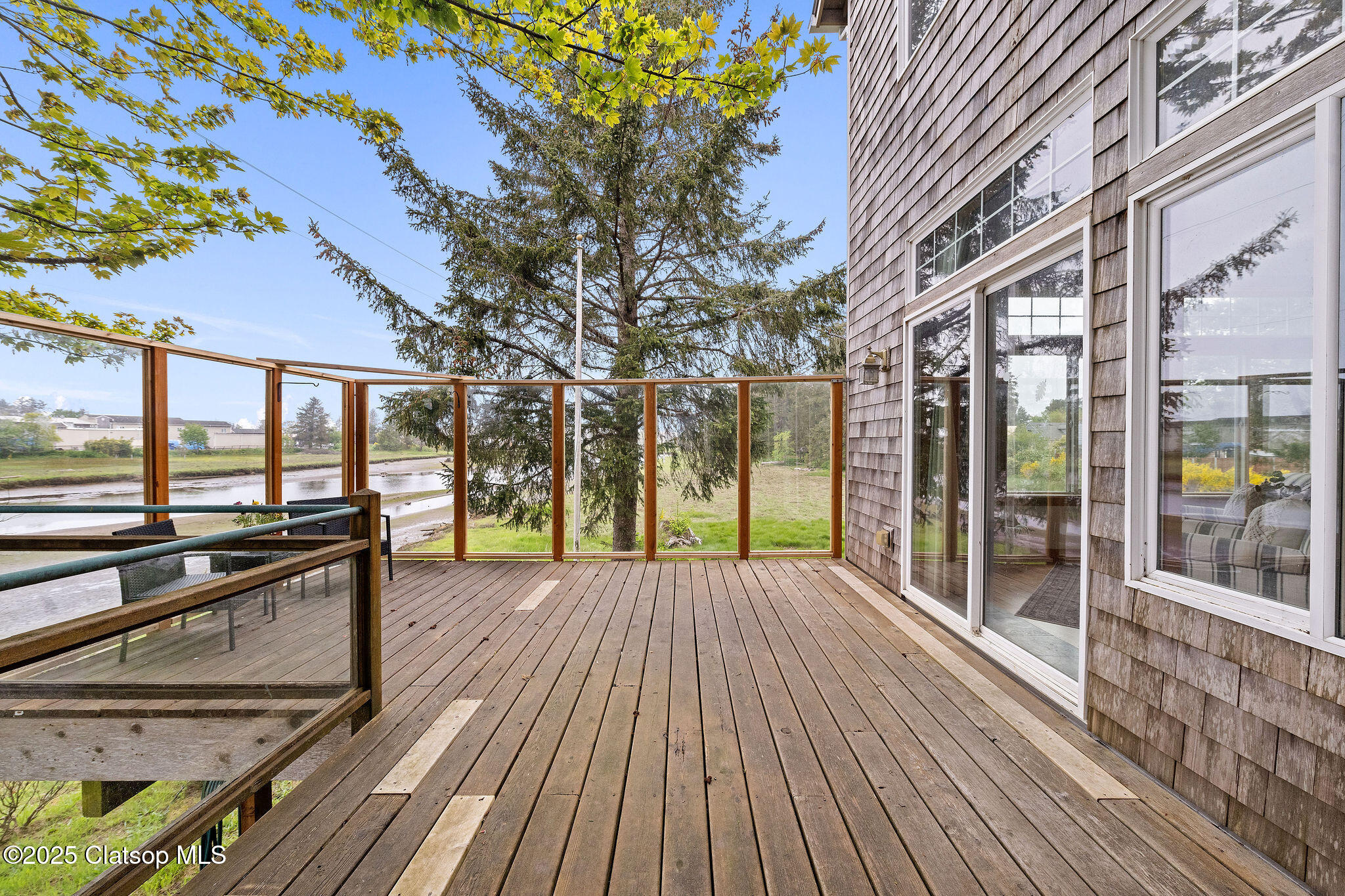 1280 Queen Street Property Photo 27