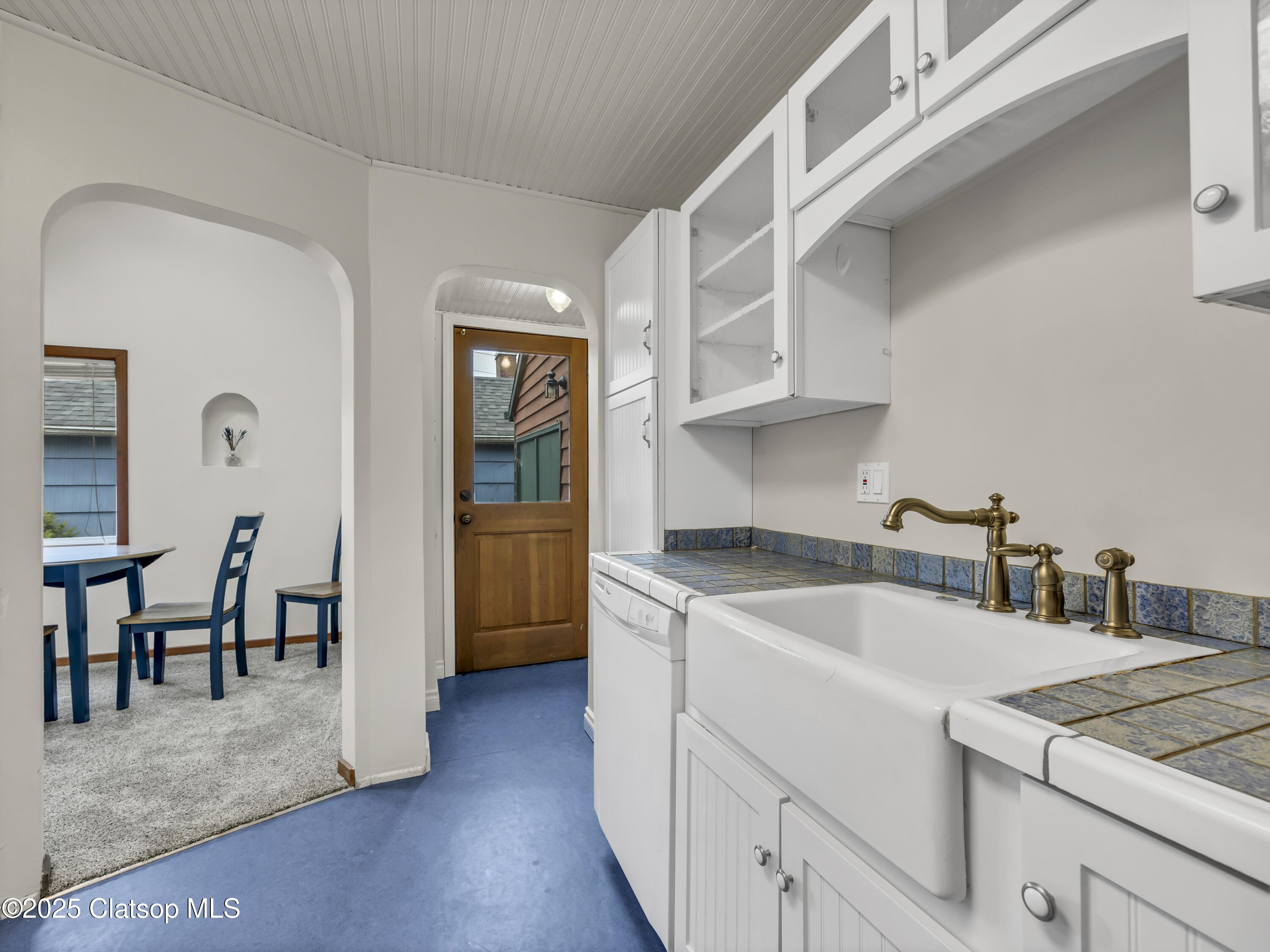 803 6th Avenue Property Photo 17