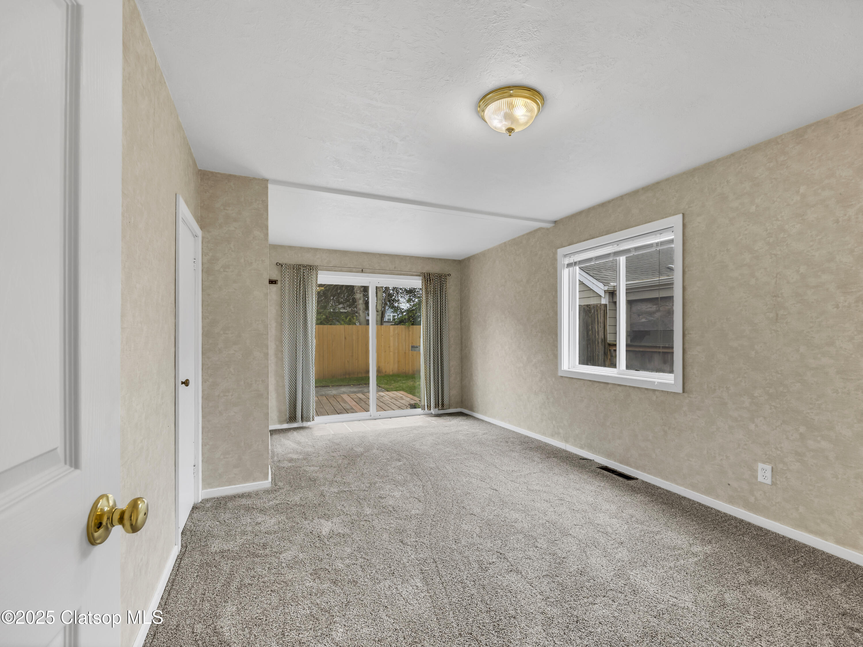 803 6th Avenue Property Photo 21