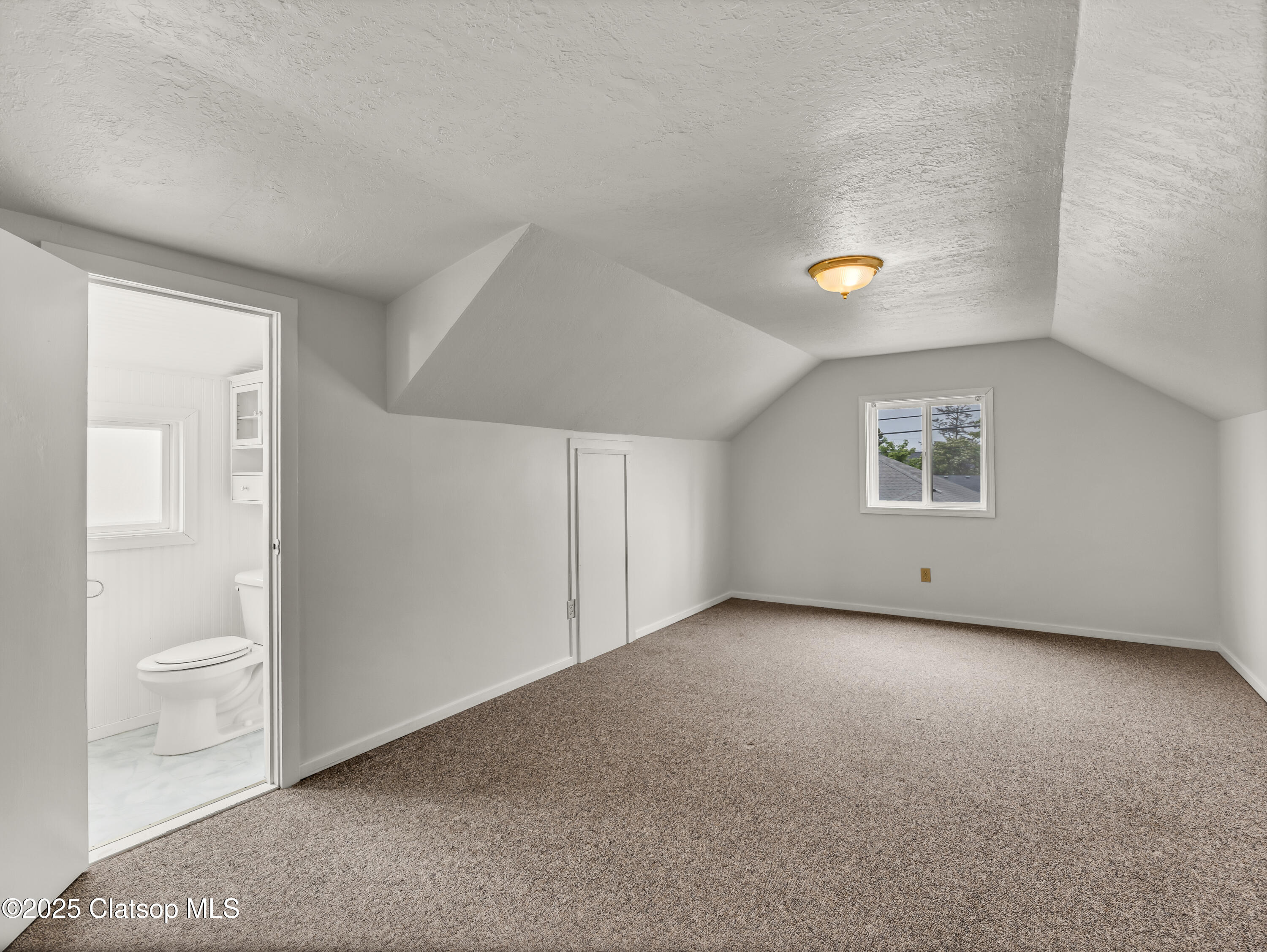 803 6th Avenue Property Photo 23
