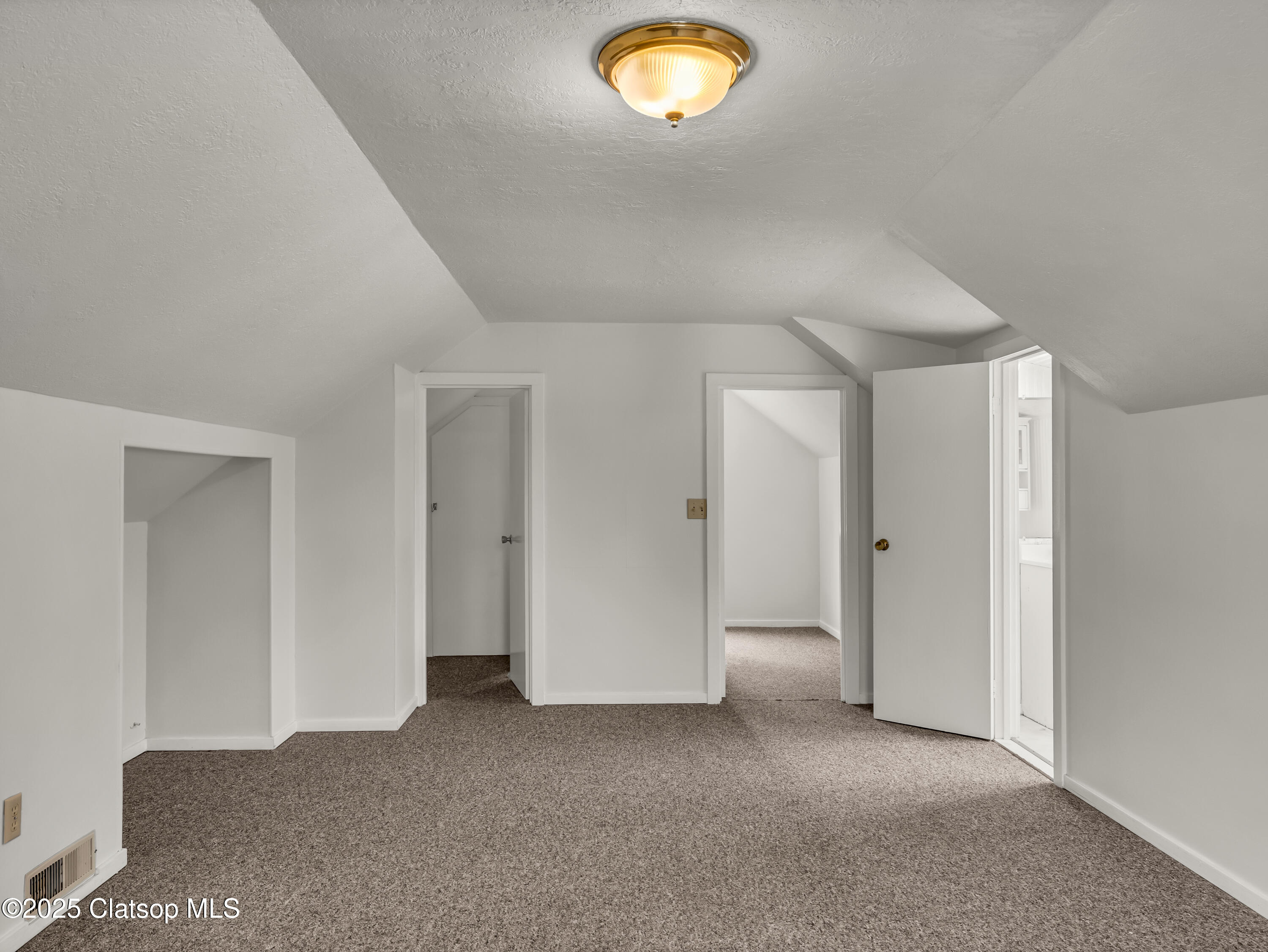 803 6th Avenue Property Photo 26