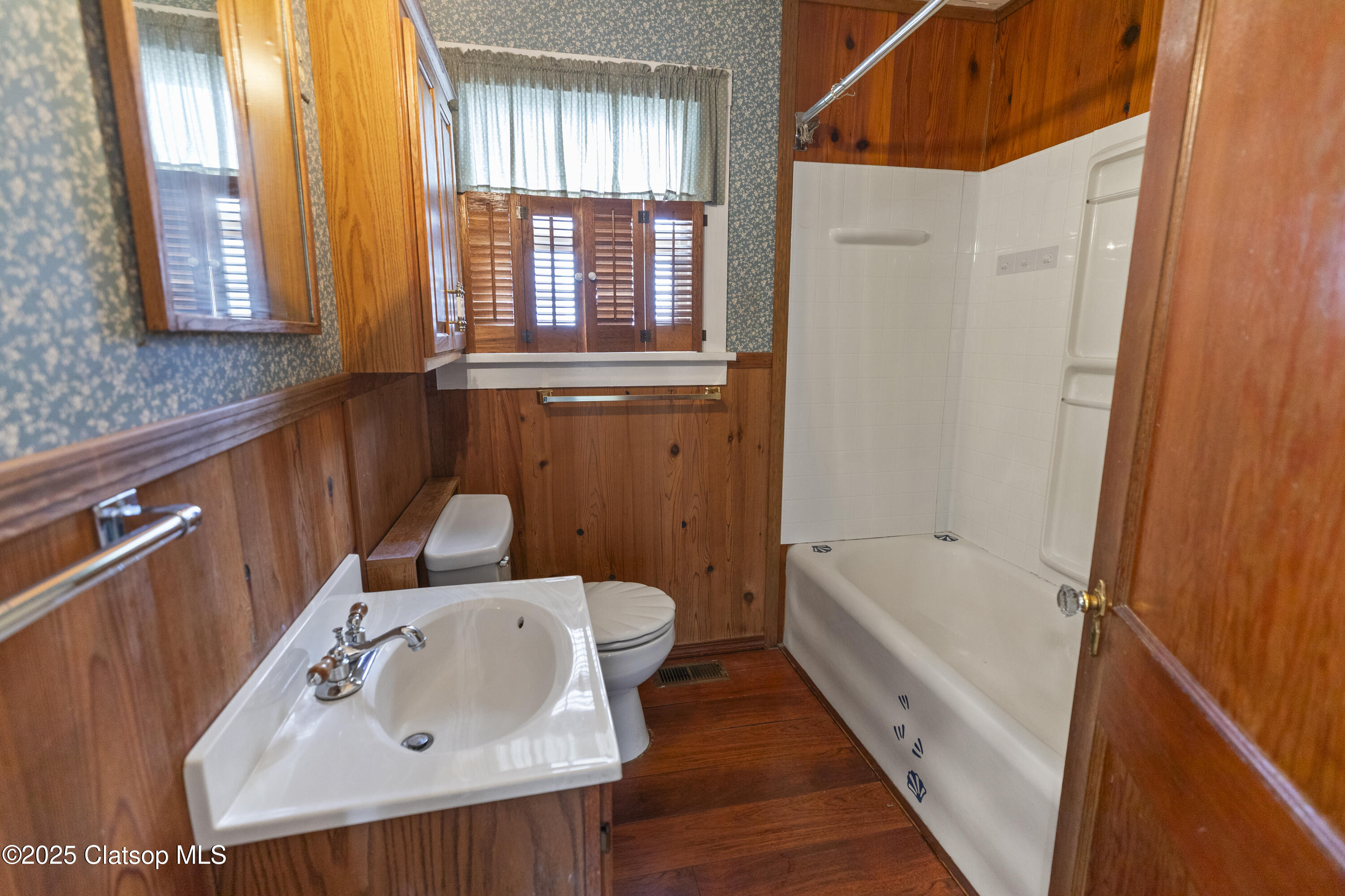 240 5th Avenue Property Photo 15