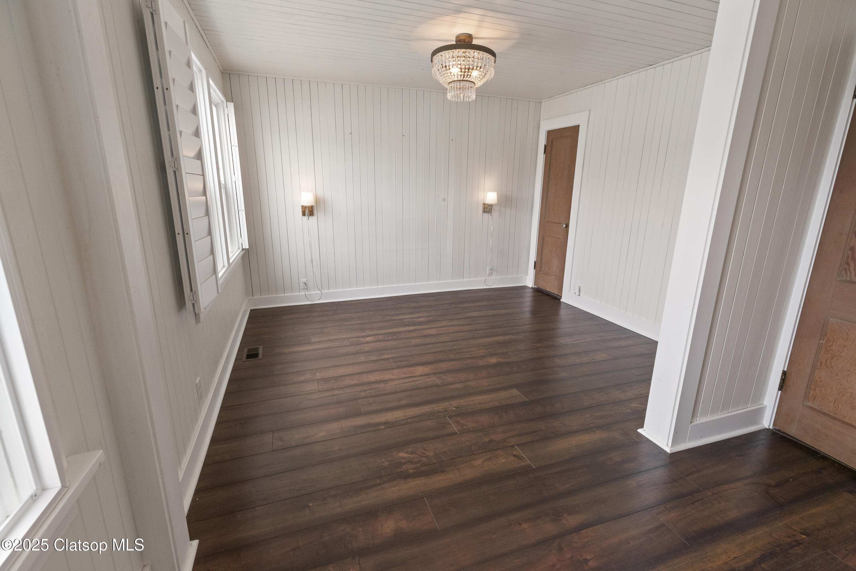 240 5th Avenue Property Photo 16
