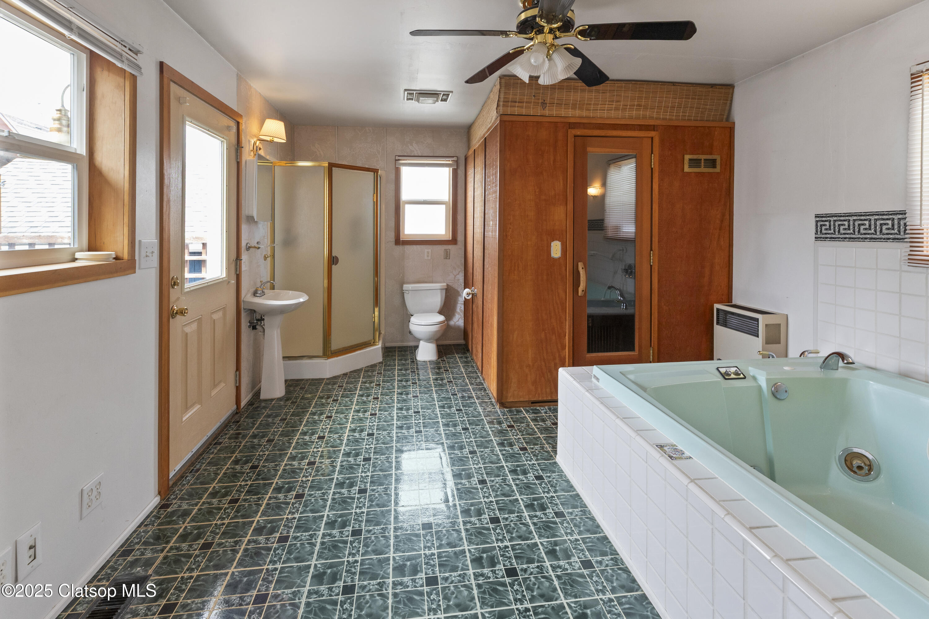 240 5th Avenue Property Photo 18