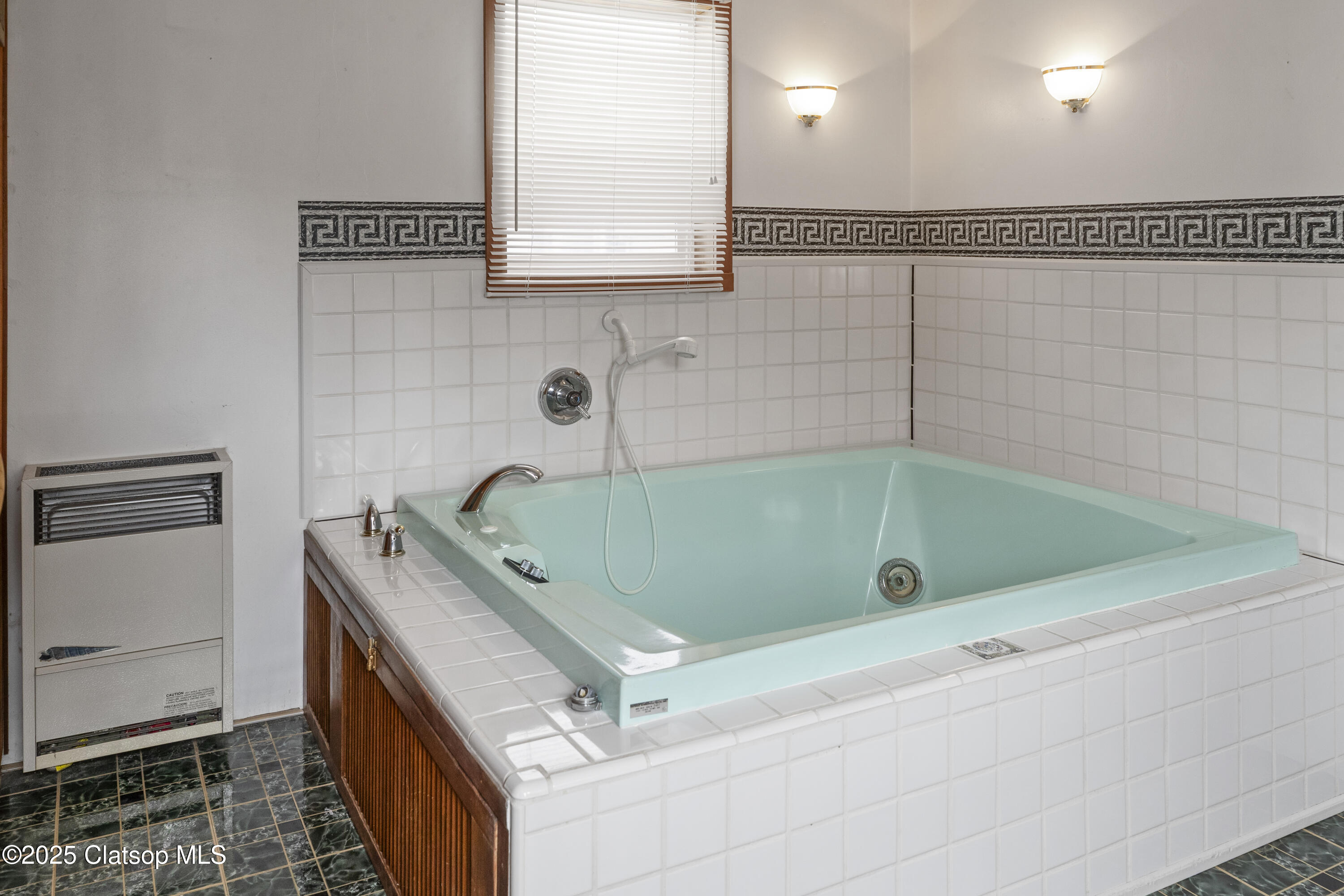 240 5th Avenue Property Photo 19