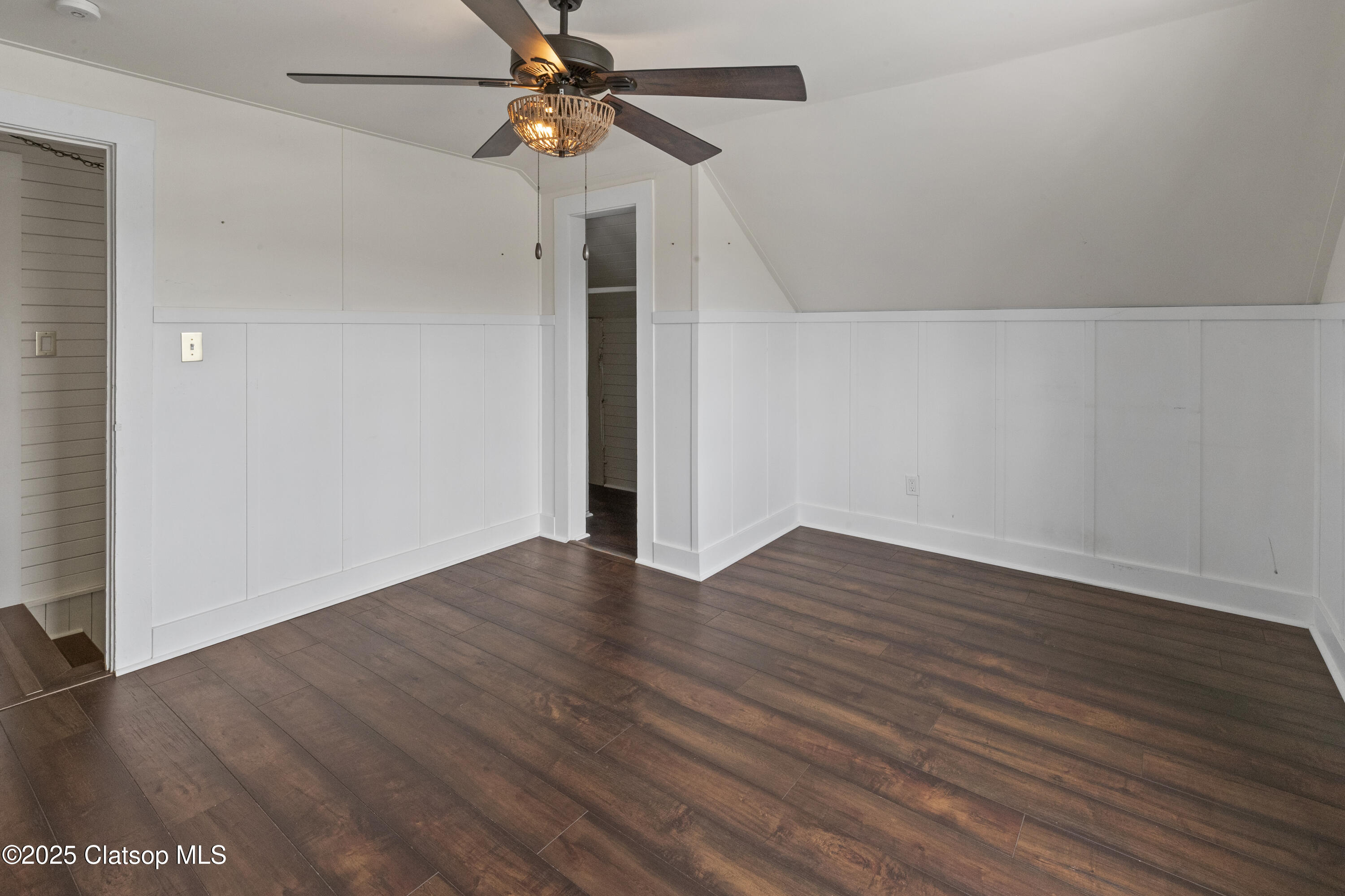 240 5th Avenue Property Photo 23