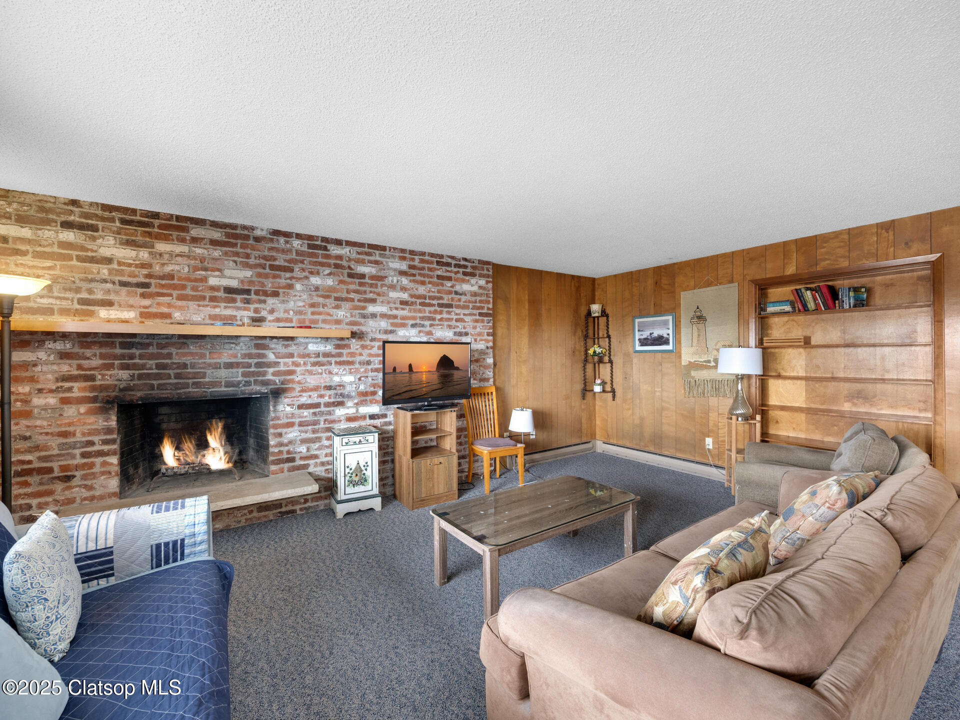 1238 N Marion Property Photo 5