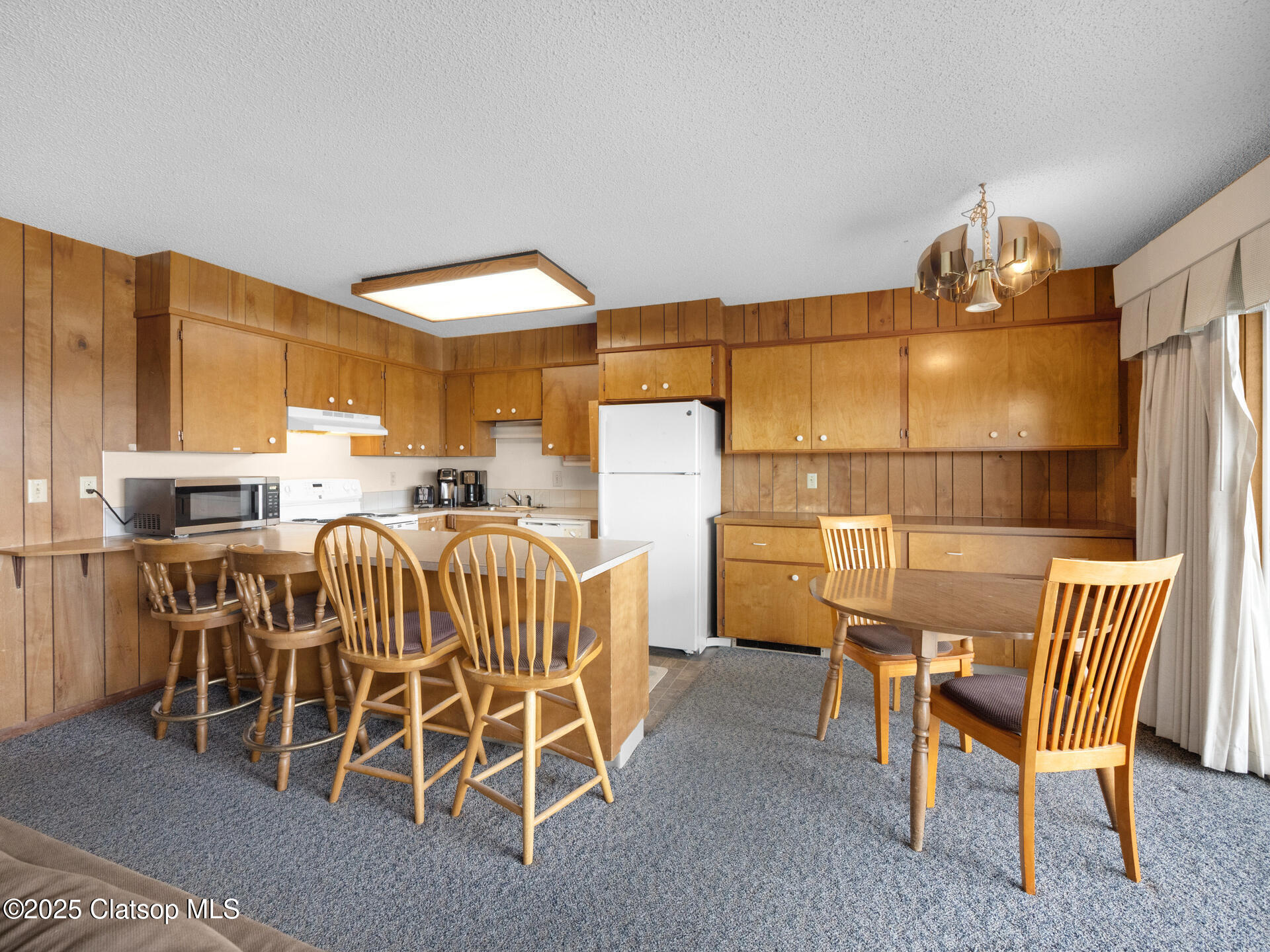 1238 N Marion Property Photo 6