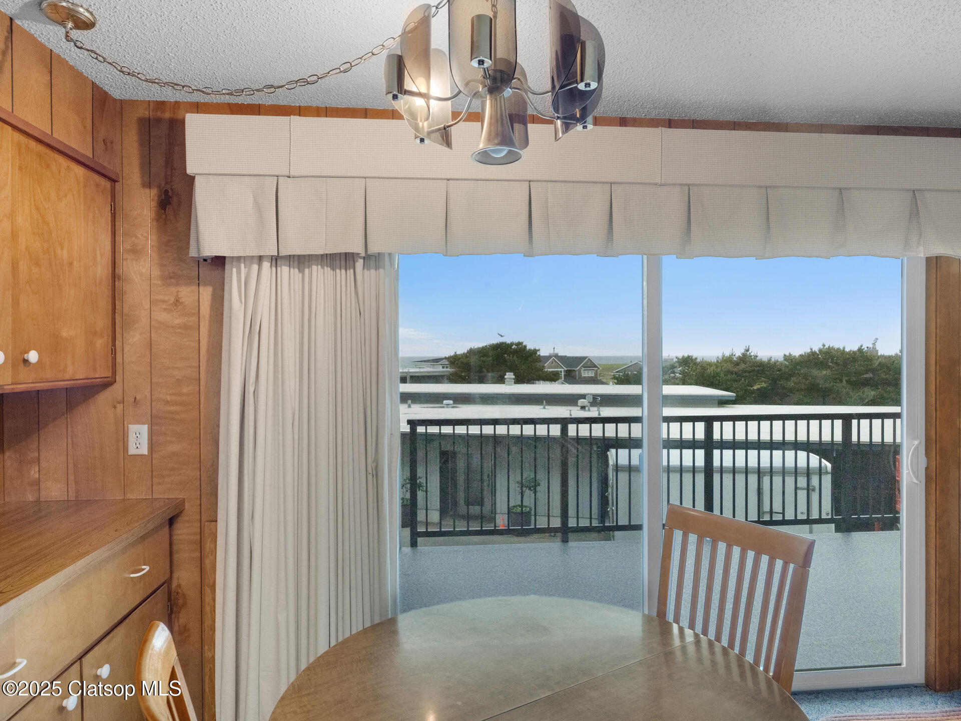 1238 N Marion Property Photo 8